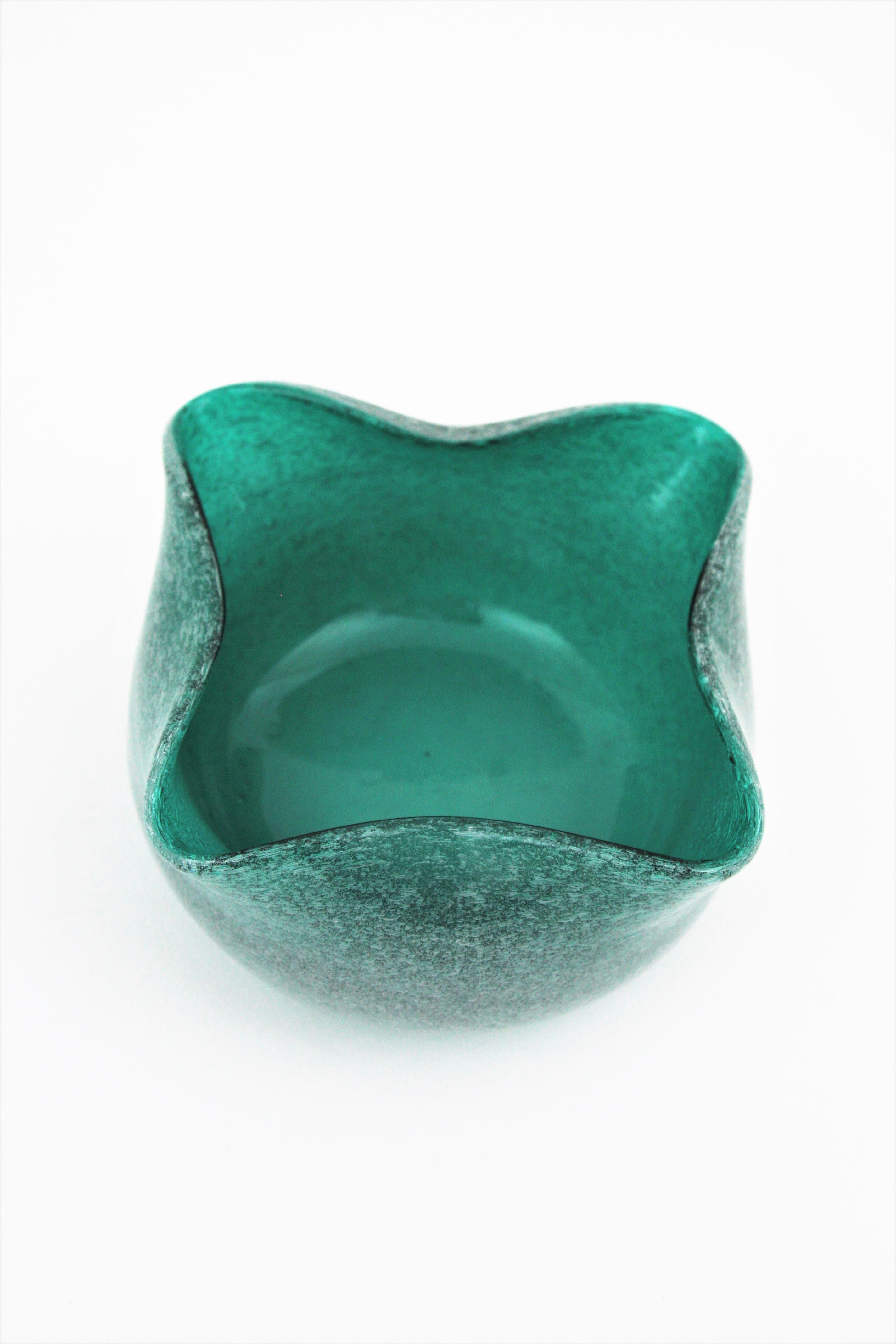 Seguso Murano Fazzoletto Pulegoso Bubbles Green Art Glass Bowl In Excellent Condition For Sale In Barcelona, ES