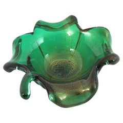 Seguso Murano Four Leaves Clover Green Art Glass Bowl with Gold Dust, 1950