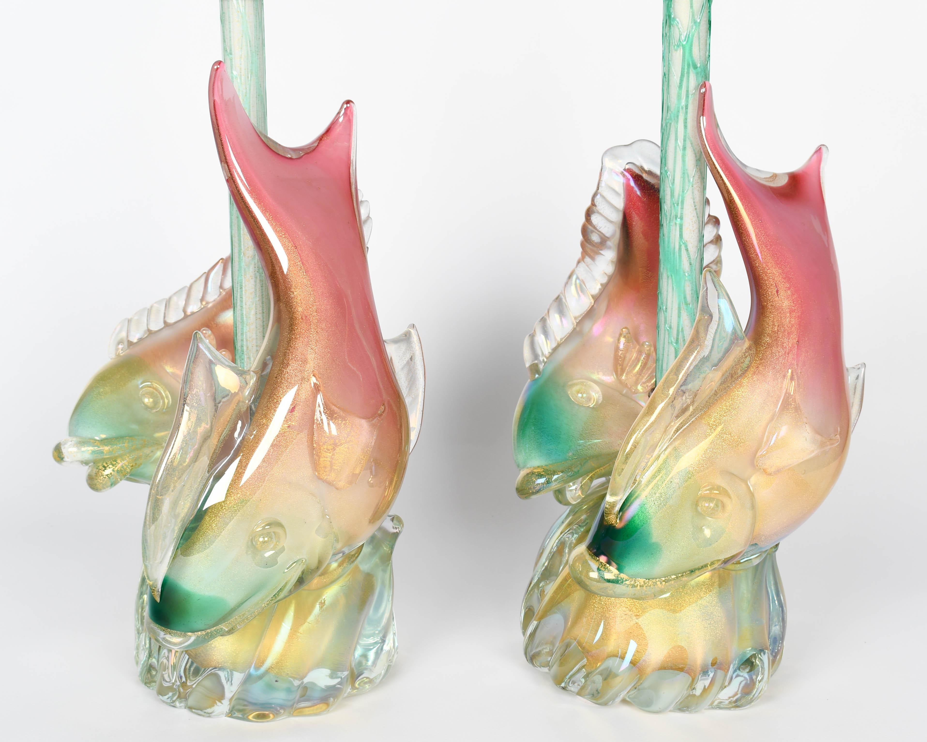 italien Paire de lampes poissons en verre de Murano Seguso en vente