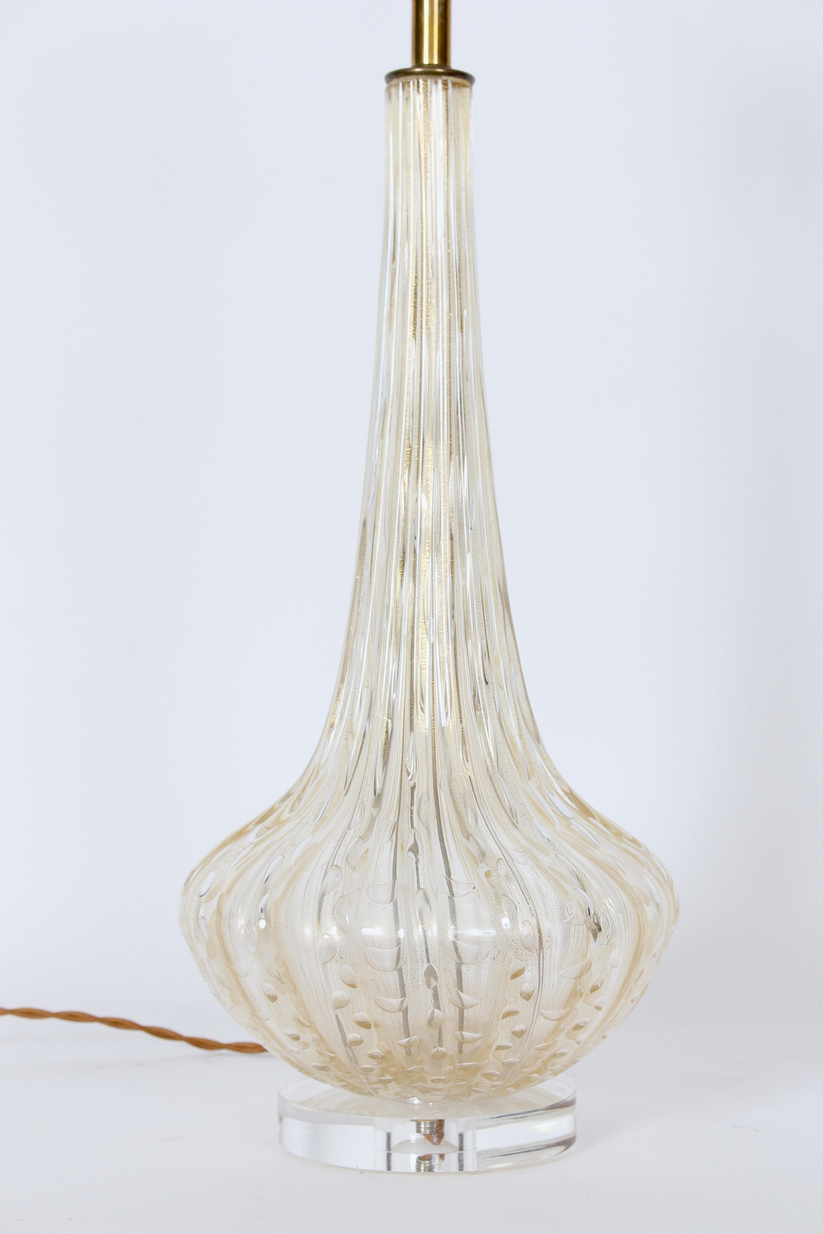 Lampe de table en verre de Murano irisé et doré, années 1950 en vente 3