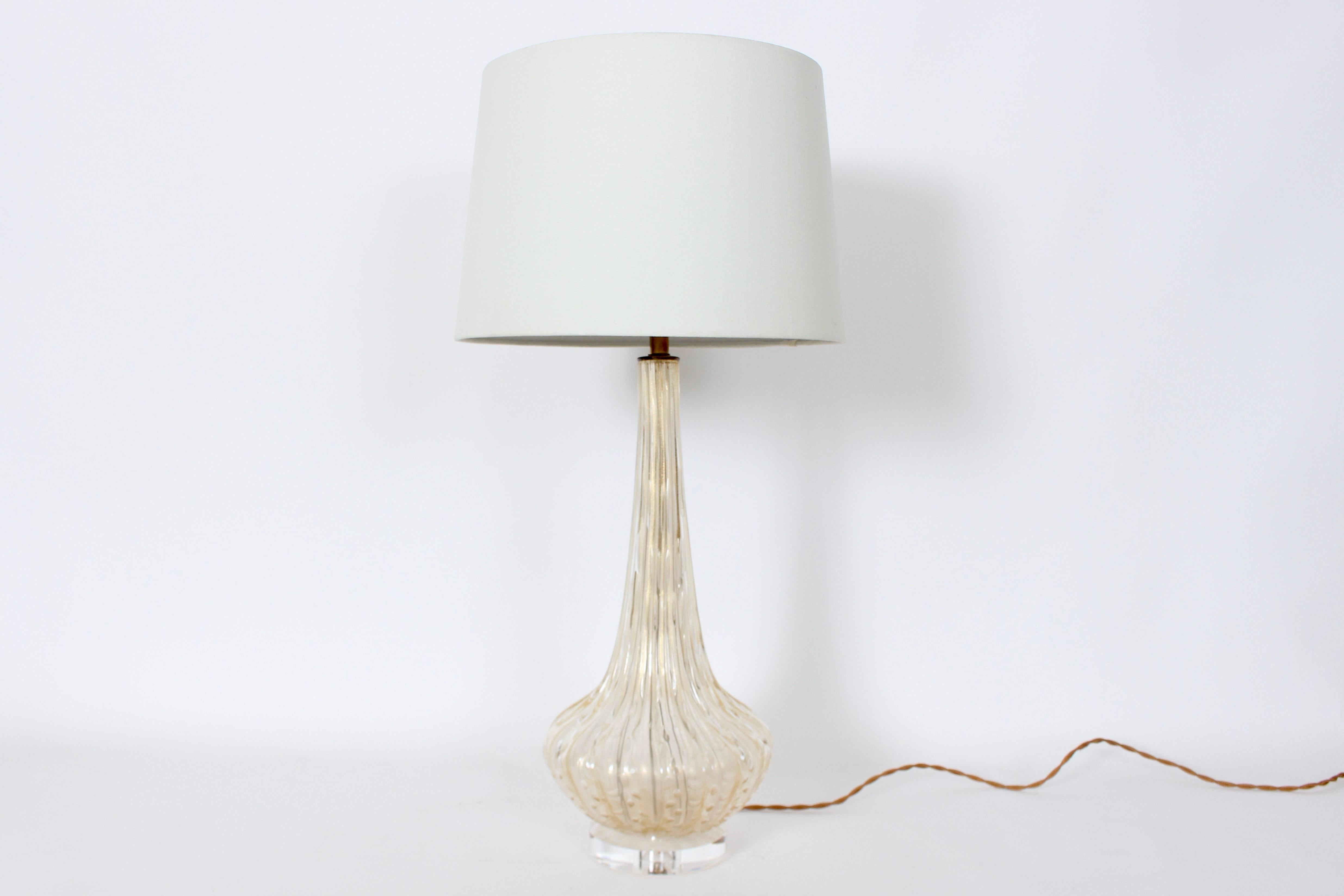 Hollywood Regency Lampe de table en verre de Murano irisé et doré, années 1950 en vente