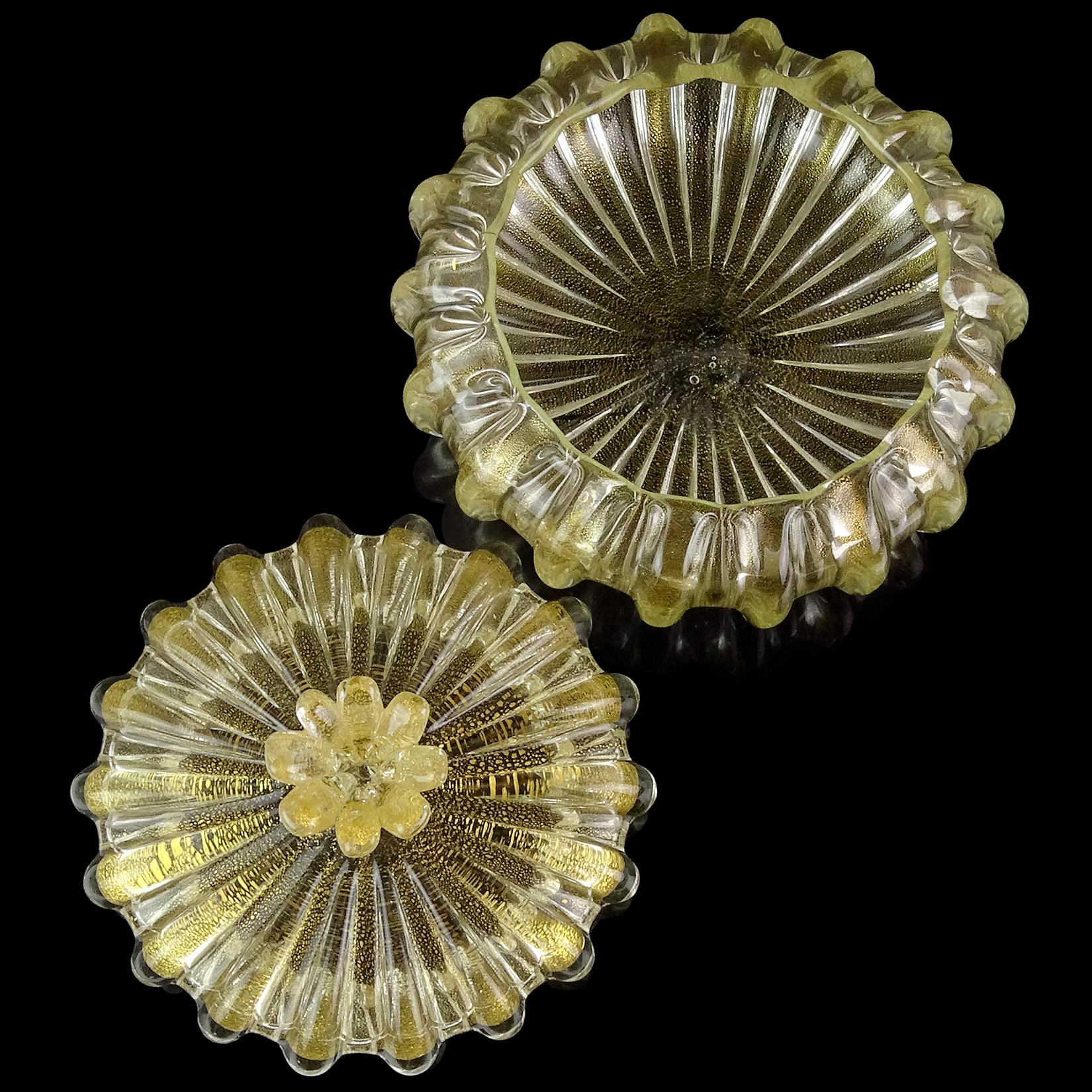 Hand-Crafted Seguso Murano Gold Flecks Italian Art Glass Ribbed Vanity Jewelry Powder Box For Sale