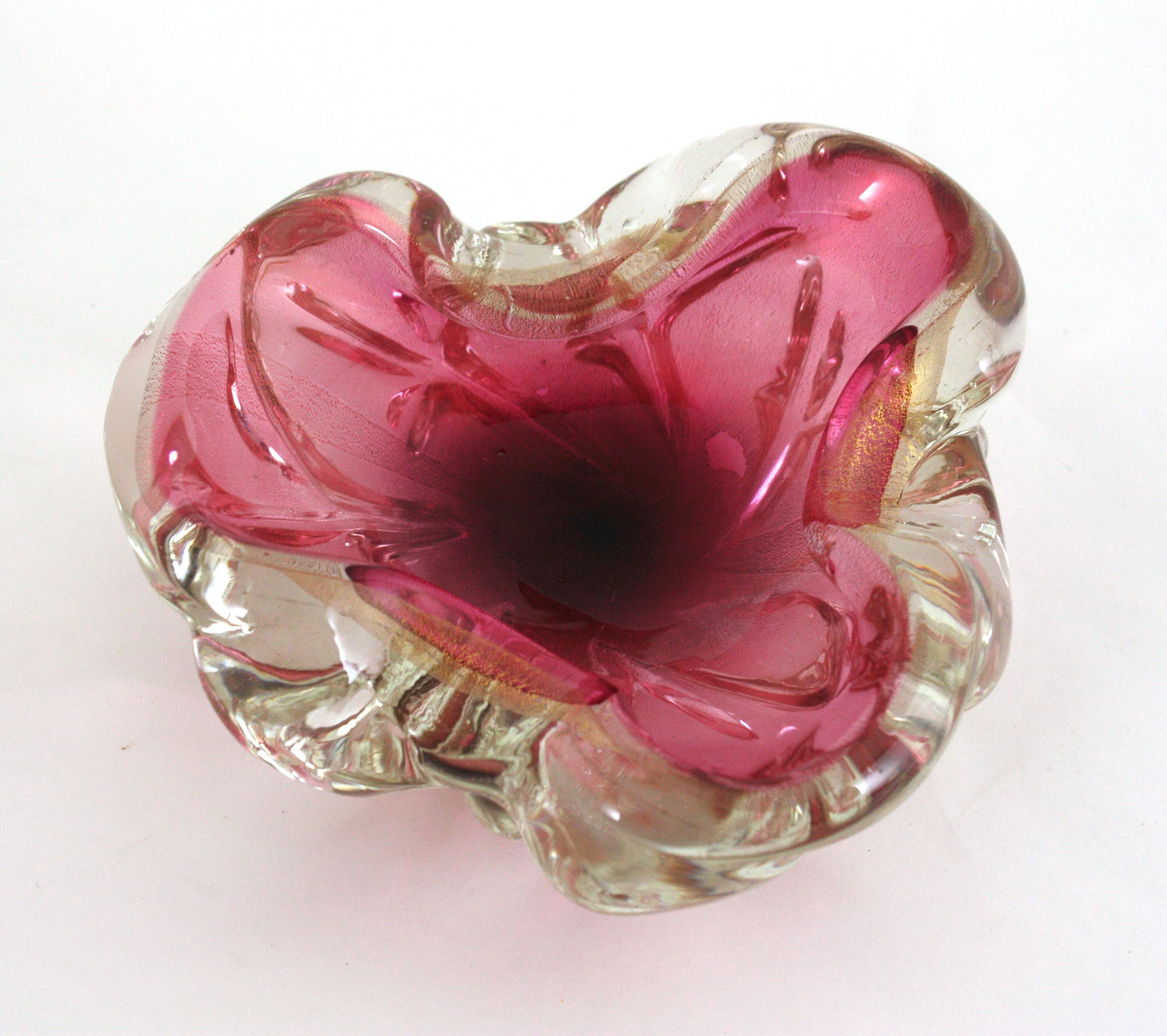 Seguso Murano Gold Flecks Pink Sommerso Italian Art Glass Bowl or Ashtray, 1950 For Sale 6