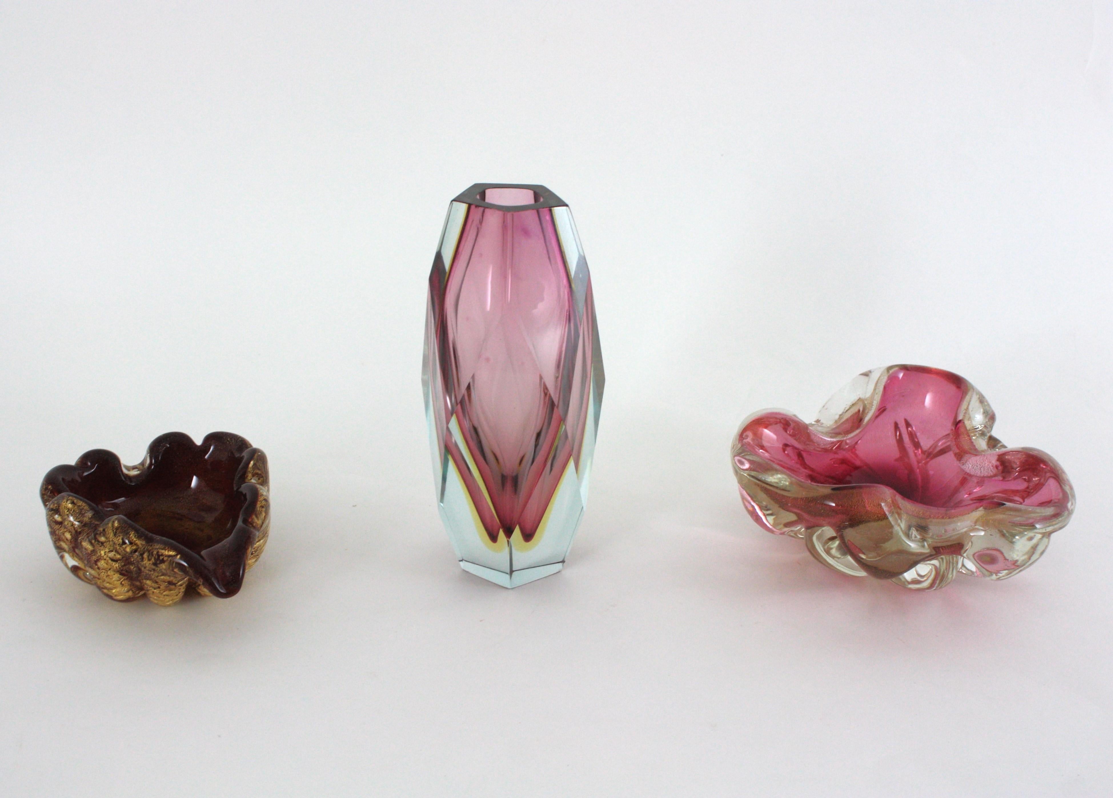 Seguso Murano Gold Flecks Pink Sommerso Italian Art Glass Bowl or Ashtray, 1950 For Sale 9