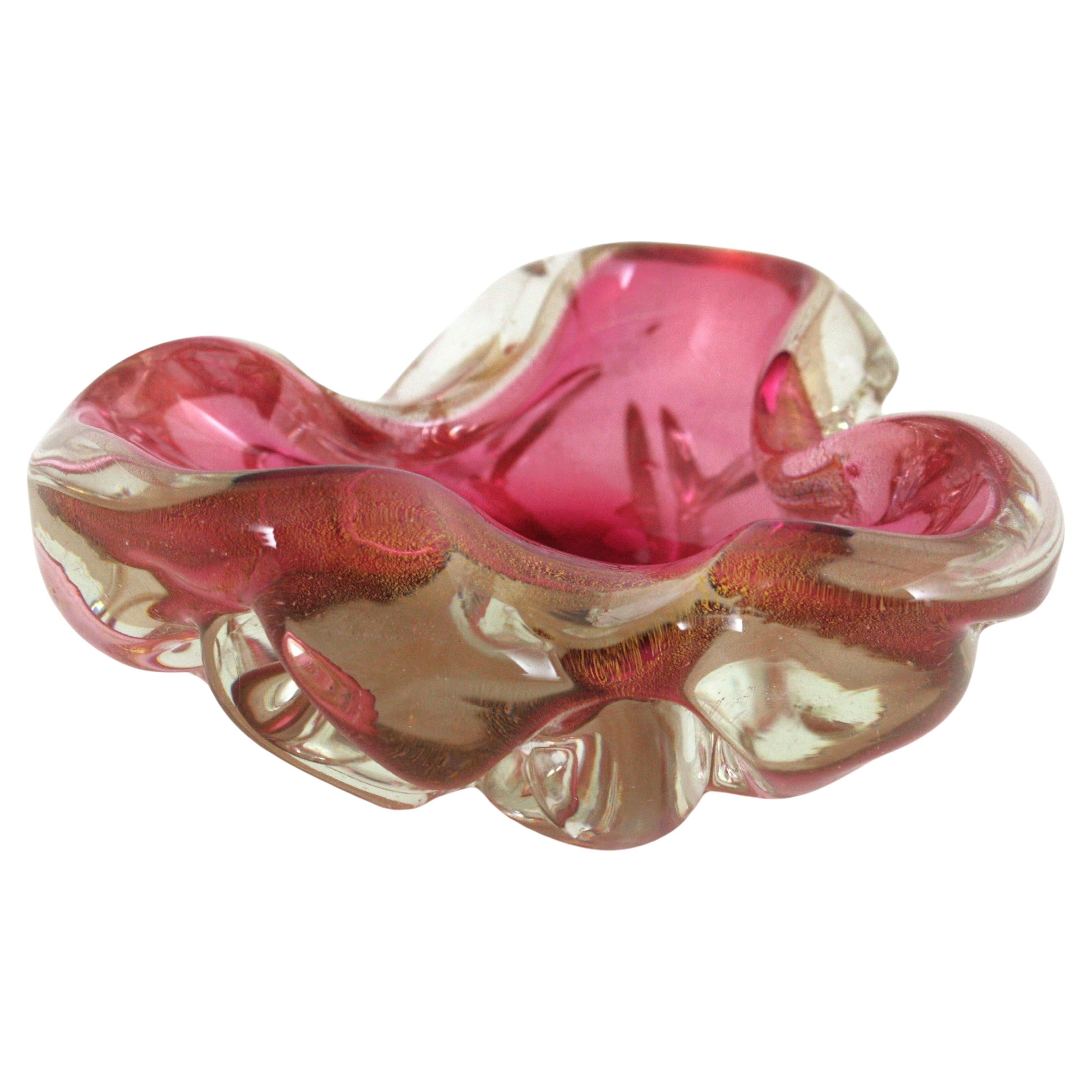 Mid-Century Modern Seguso Murano Gold Flecks Pink Sommerso Italian Art Glass Bowl or Ashtray, 1950 For Sale