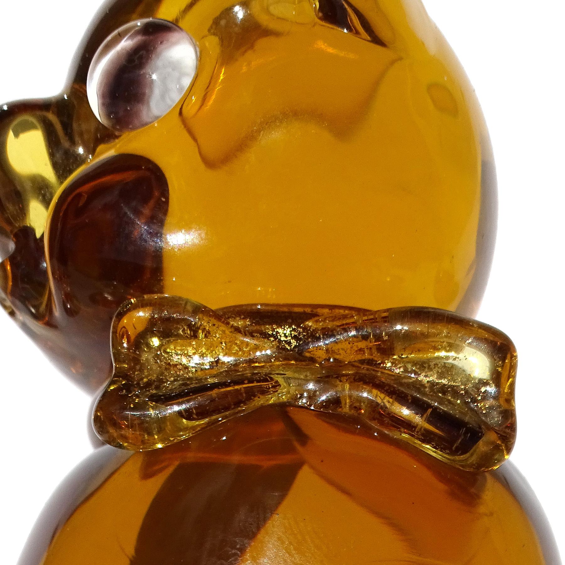 Italienische Seguso Murano-Kunstglas-Figur einer Katzenfigur aus goldenem Bernstein mit Goldflecken und Schleife im Zustand „Gut“ im Angebot in Kissimmee, FL