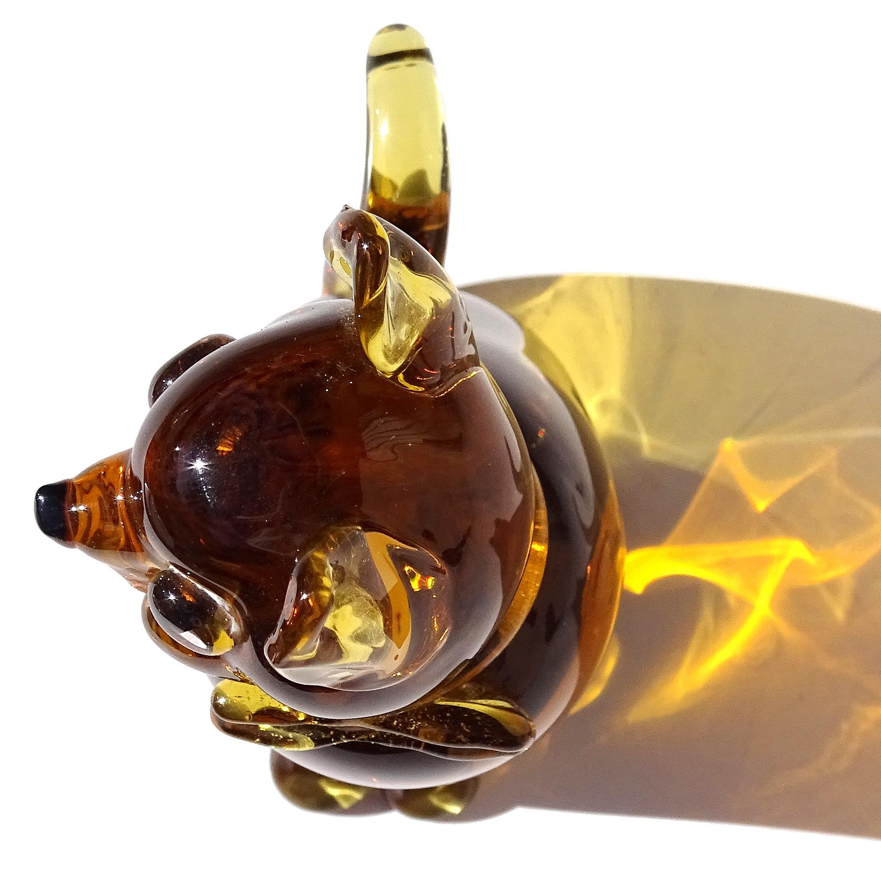 Italienische Seguso Murano-Kunstglas-Figur einer Katzenfigur aus goldenem Bernstein mit Goldflecken und Schleife (Glas) im Angebot