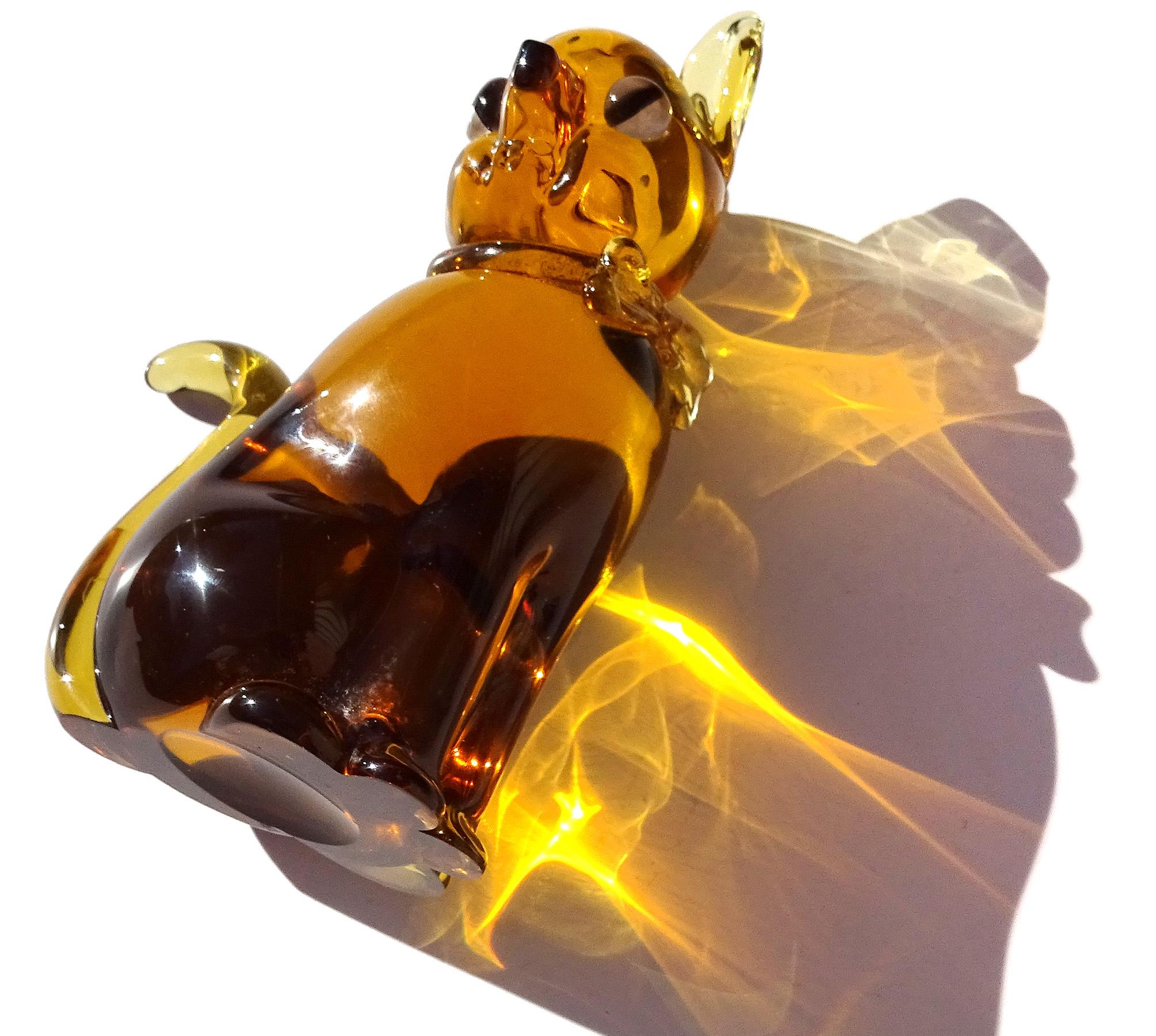 Italienische Seguso Murano-Kunstglas-Figur einer Katzenfigur aus goldenem Bernstein mit Goldflecken und Schleife im Angebot 1