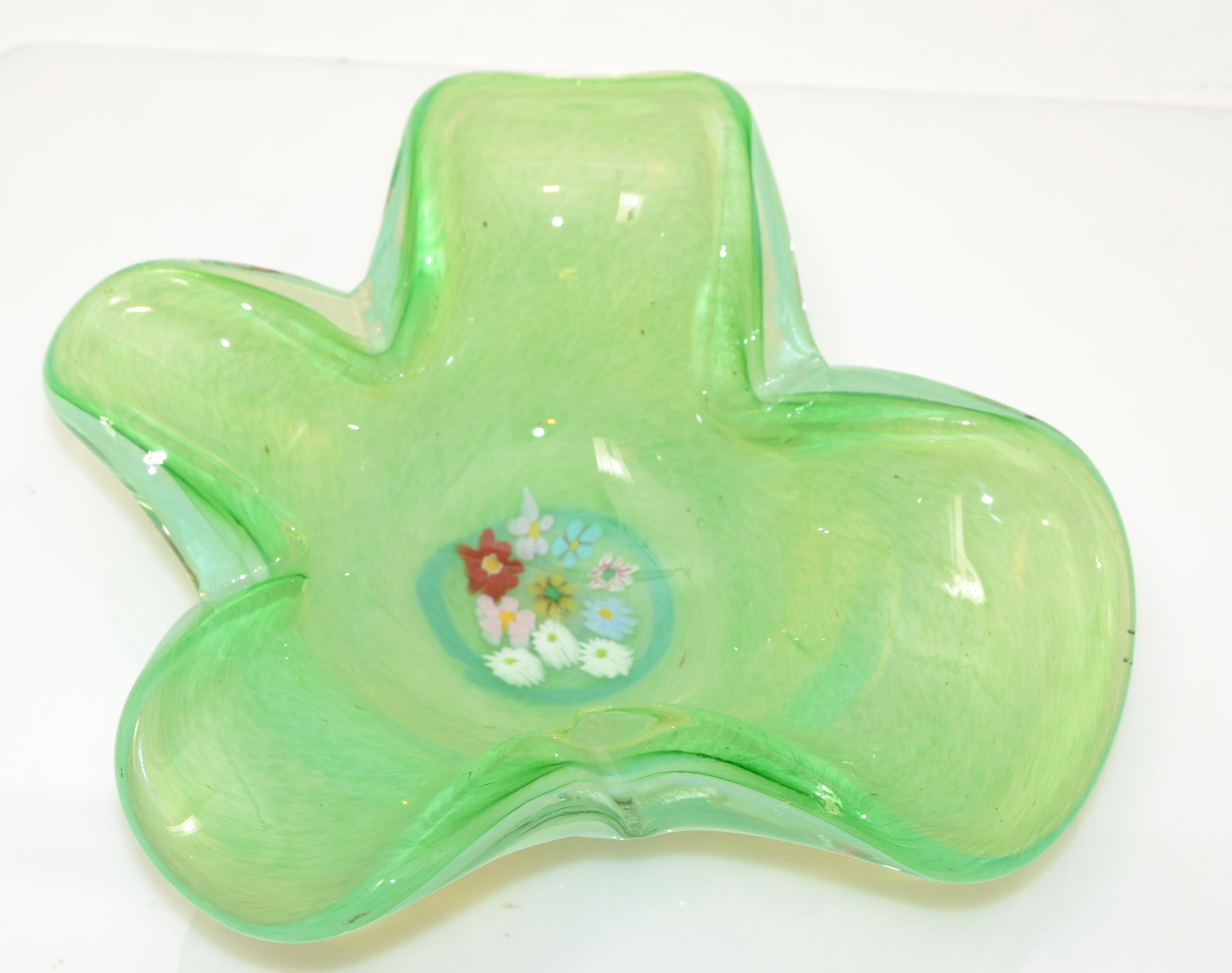 Seguso Murano Green Clear & White Millefiori Flowers Bowl, Catchall Italy 1950 For Sale 4