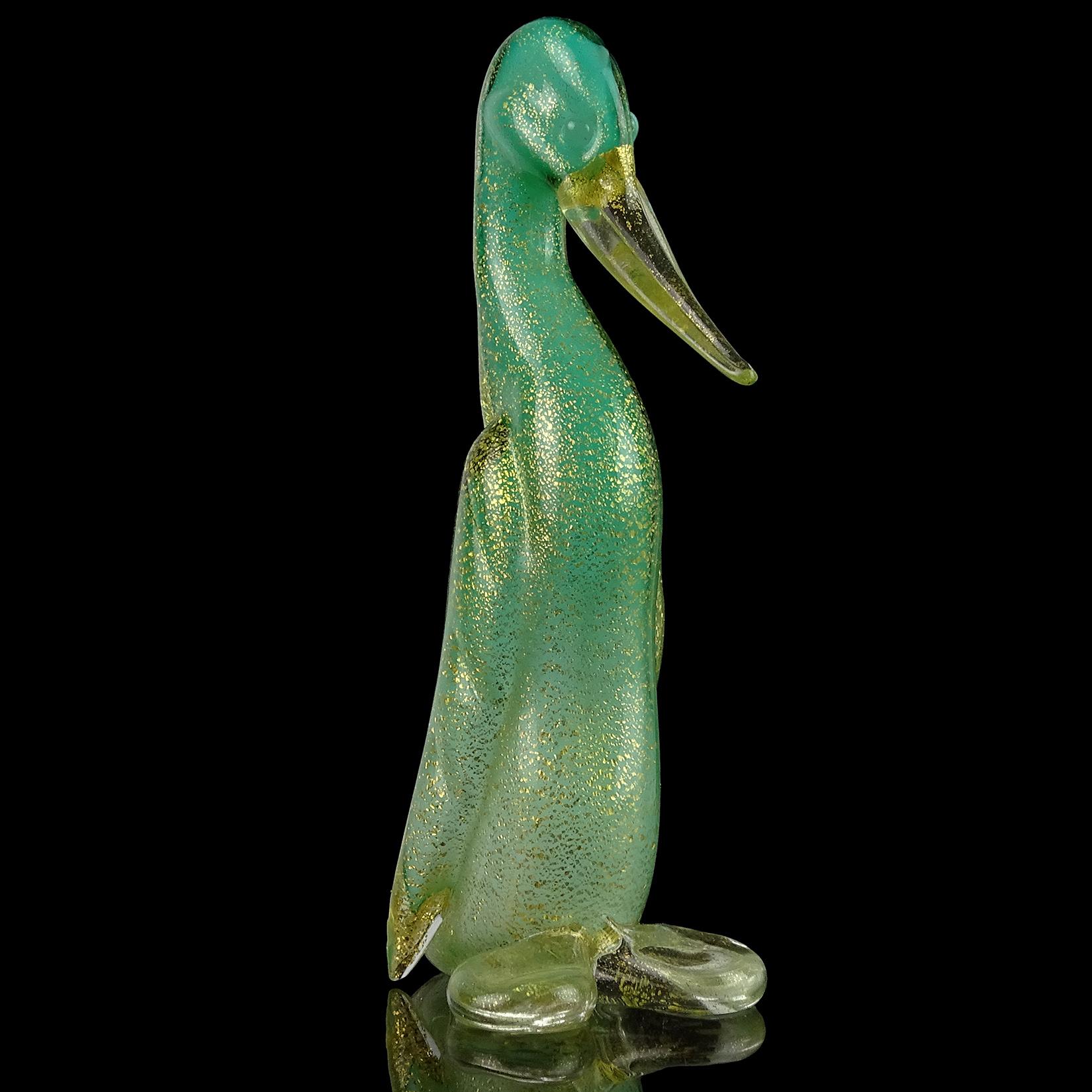 Seguso Murano Green Gold Flecks Italian Art Glass Standing Duck Bird Figurine In Good Condition For Sale In Kissimmee, FL