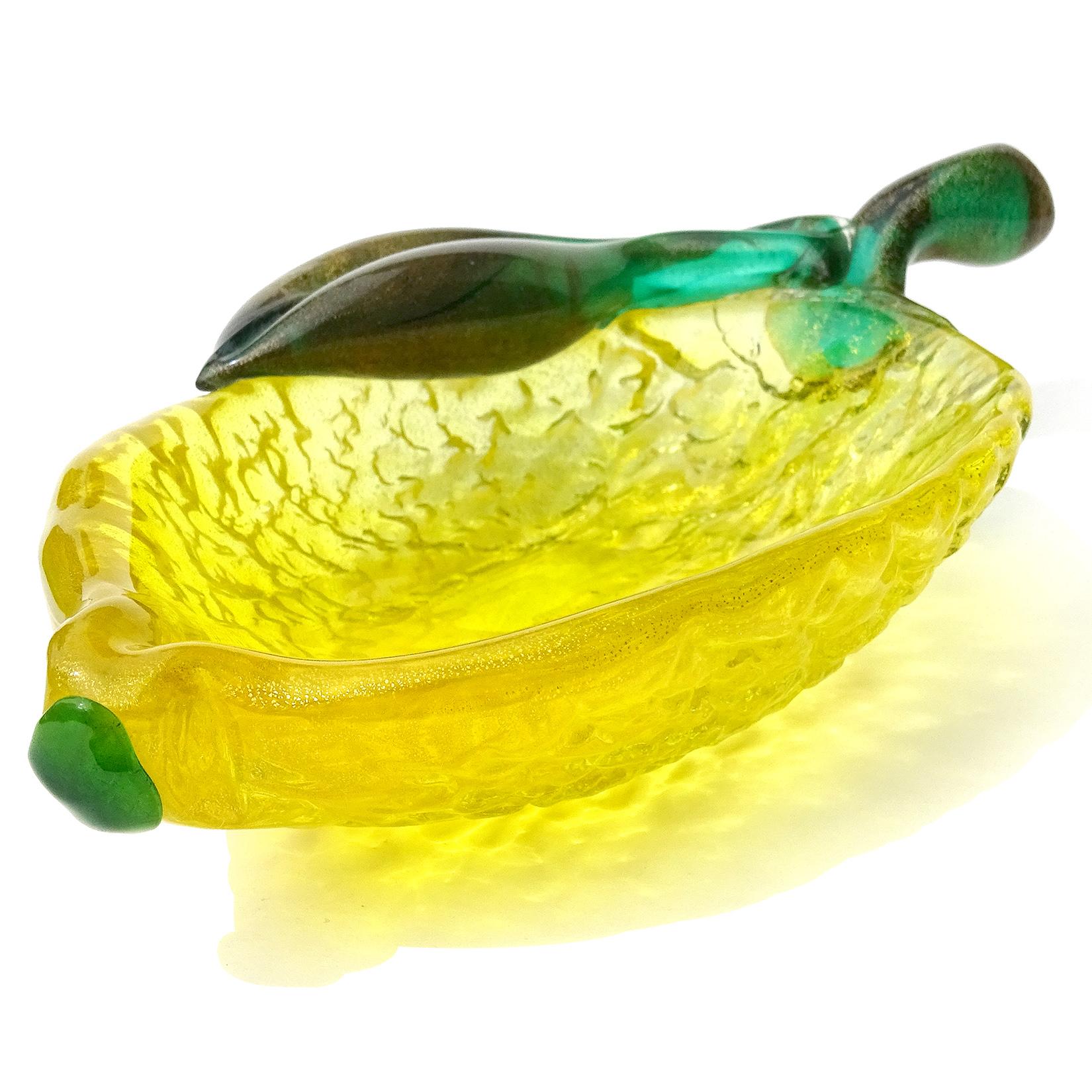 Mid-Century Modern Seguso Murano Green Yellow Gold Flecks Italian Art Glass Lemon Fruit Bowl Dish