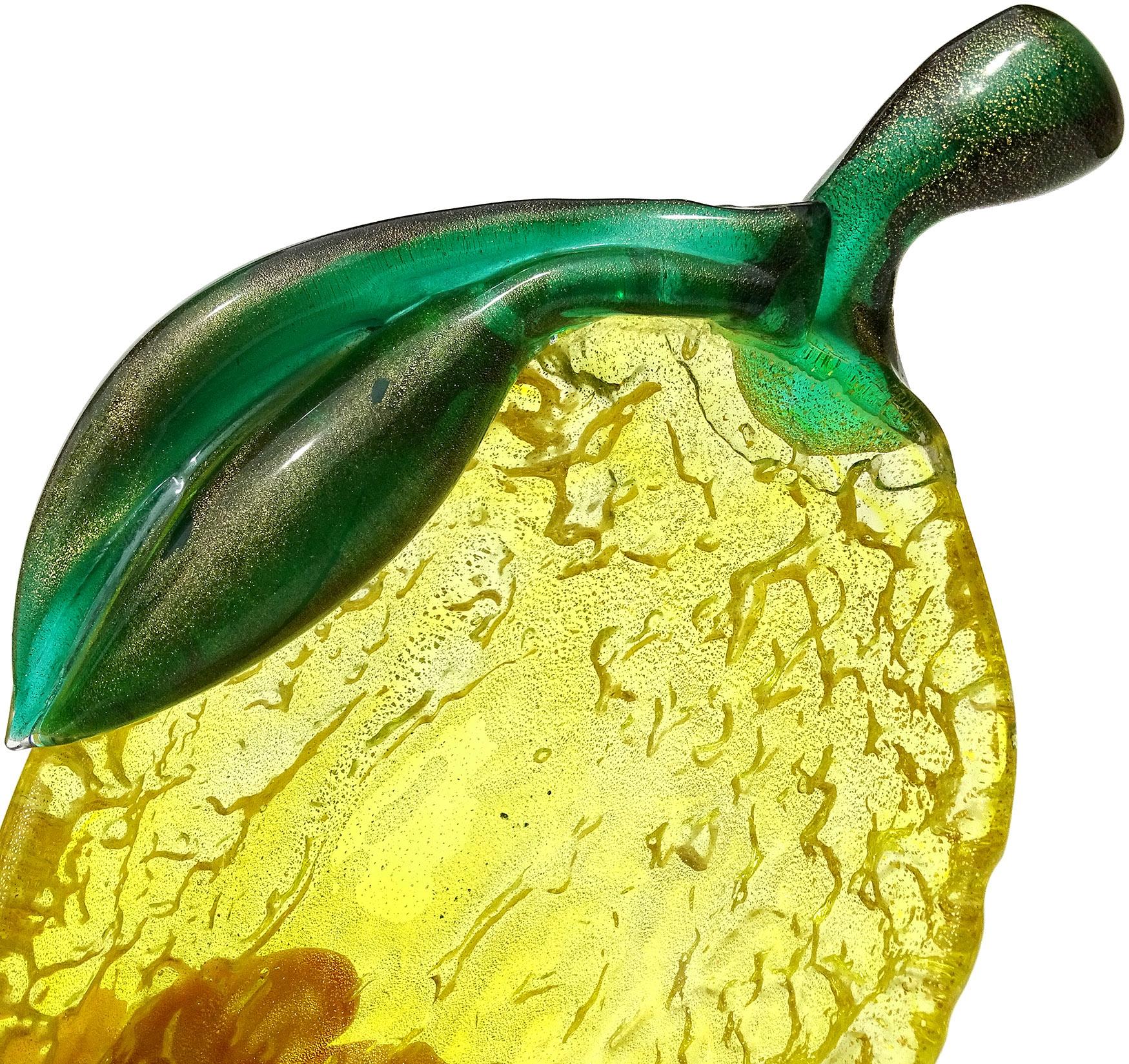 Seguso Murano Green Yellow Gold Flecks Italian Art Glass Lemon Fruit Bowl Dish In Good Condition In Kissimmee, FL