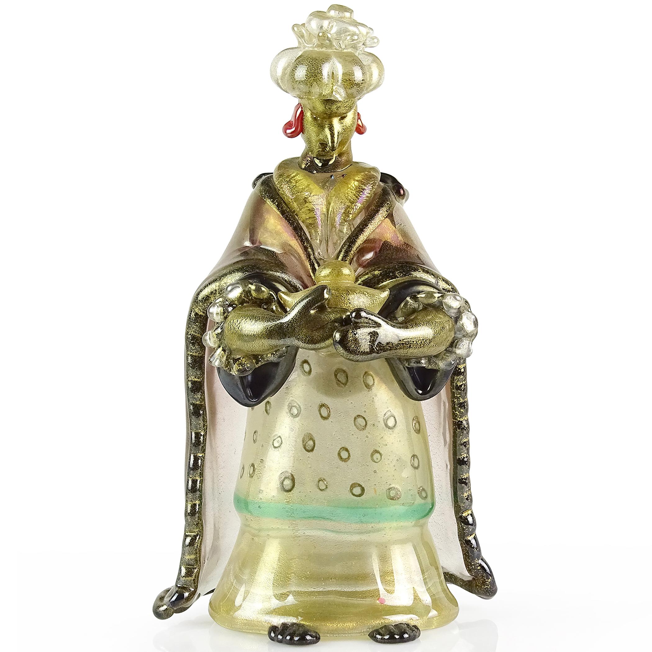 Bellissima e rarissima scultura vintage di Murano soffiata a mano in vetro artistico iridescente trasparente, nero, viola e con macchie d'oro. Il pezzo è attribuito al designer Archimede Seguso. Il pezzo è molto intricato con molte decorazioni