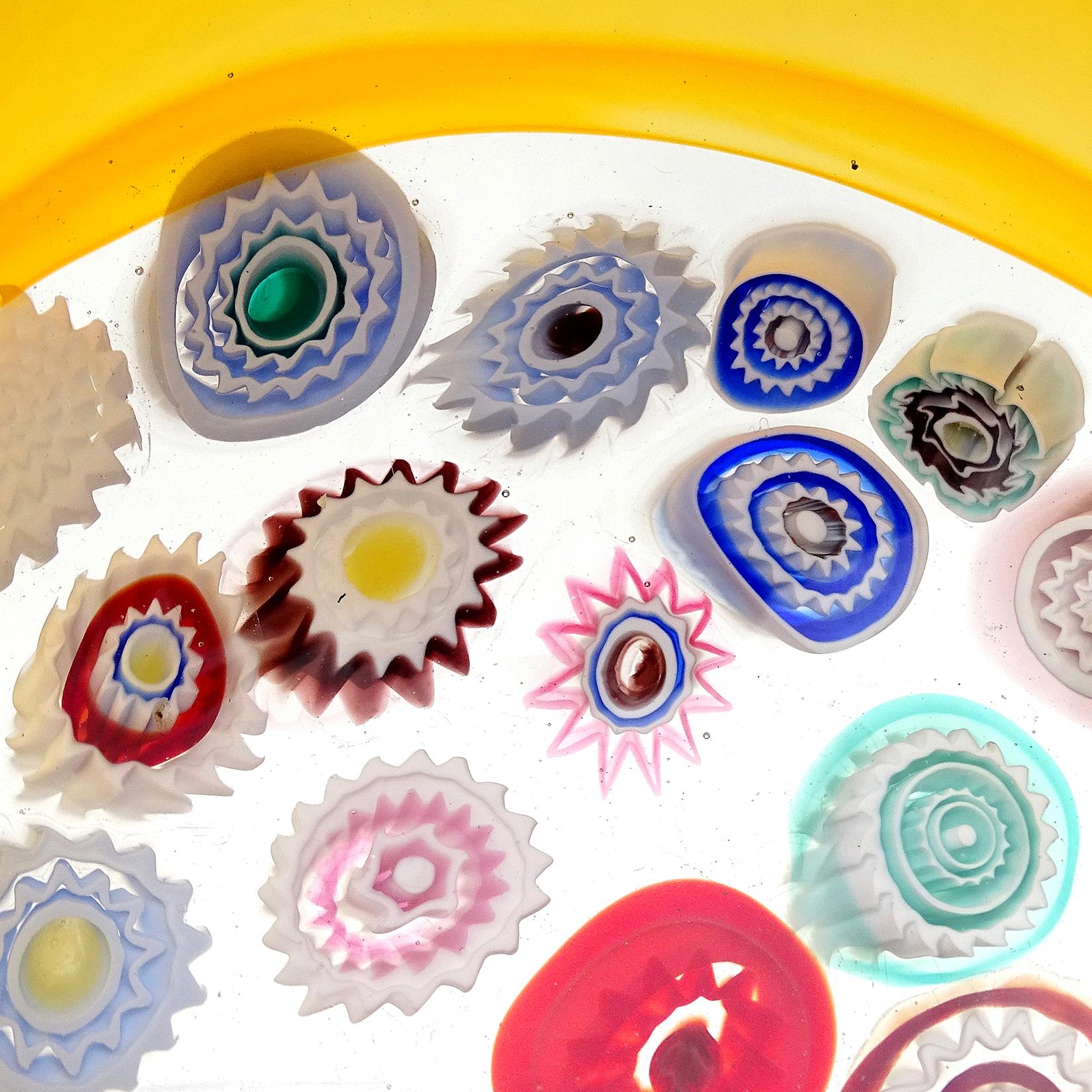 Fatto a mano Seguso Murano Millefiori Fiori Canne di vetro d'arte italiana Incalmo Ciotola con bordo arancione in vendita