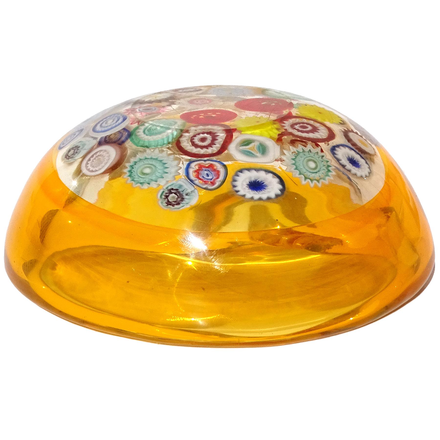 Vetro Seguso Murano Millefiori Fiori Canne di vetro d'arte italiana Incalmo Ciotola con bordo arancione in vendita