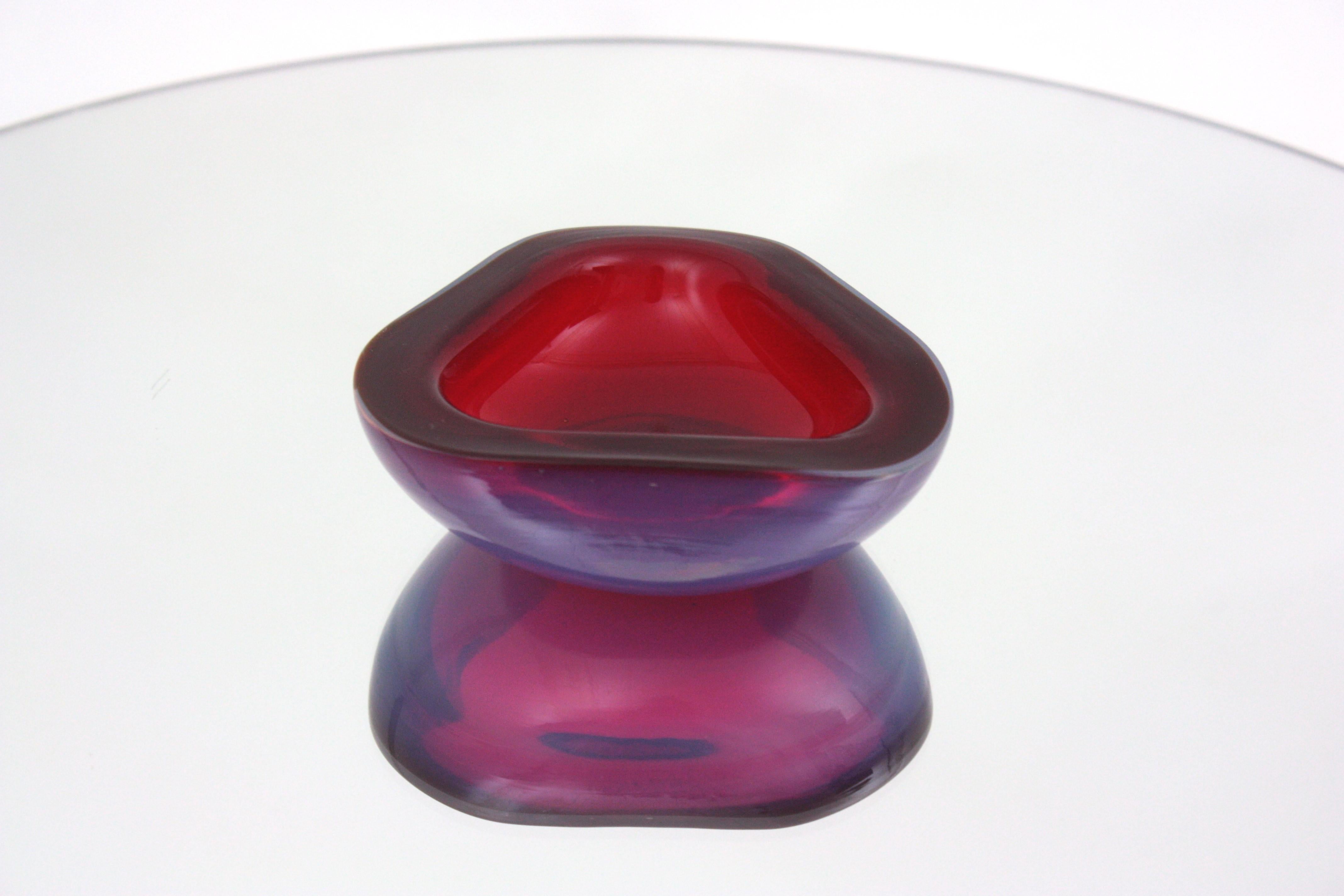 Hand-Crafted Seguso Murano Opalescent White & Red Triangle Geode Glass Bowl For Sale
