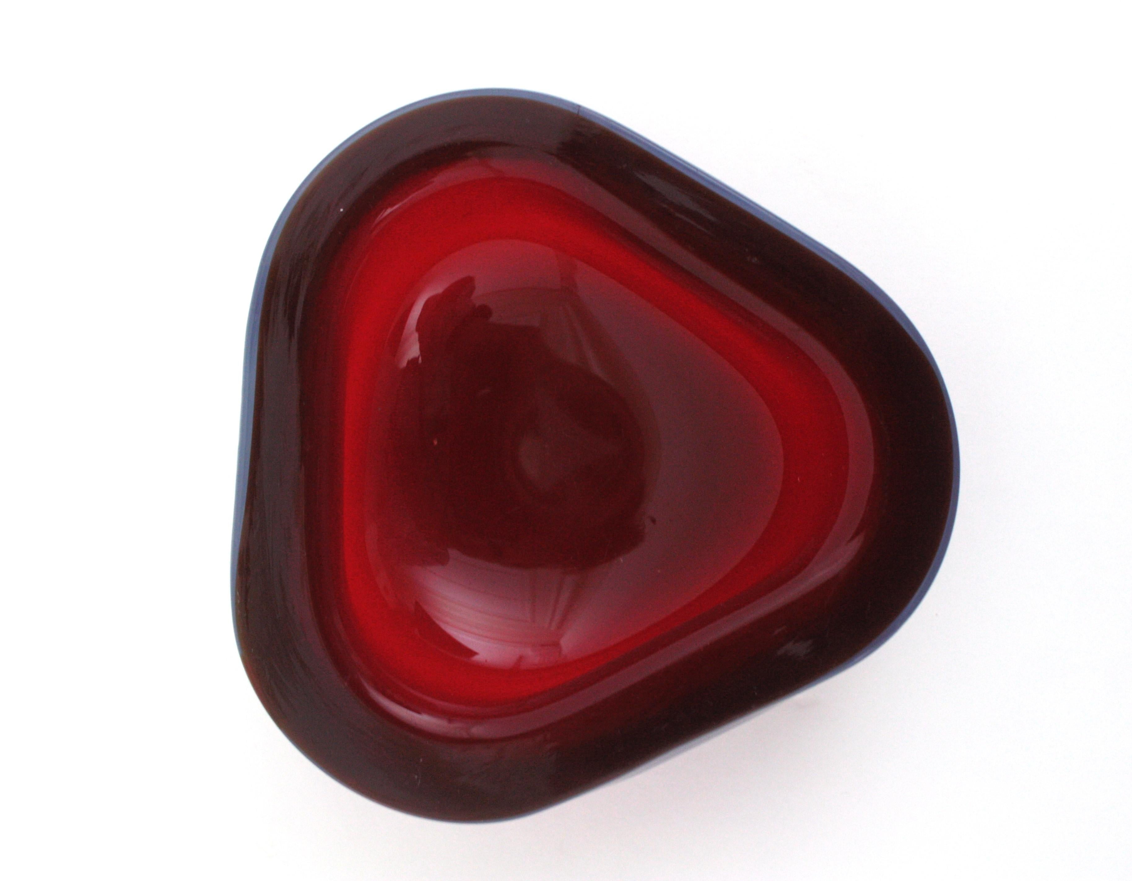 Art Glass Seguso Murano Opalescent White & Red Triangle Geode Glass Bowl For Sale