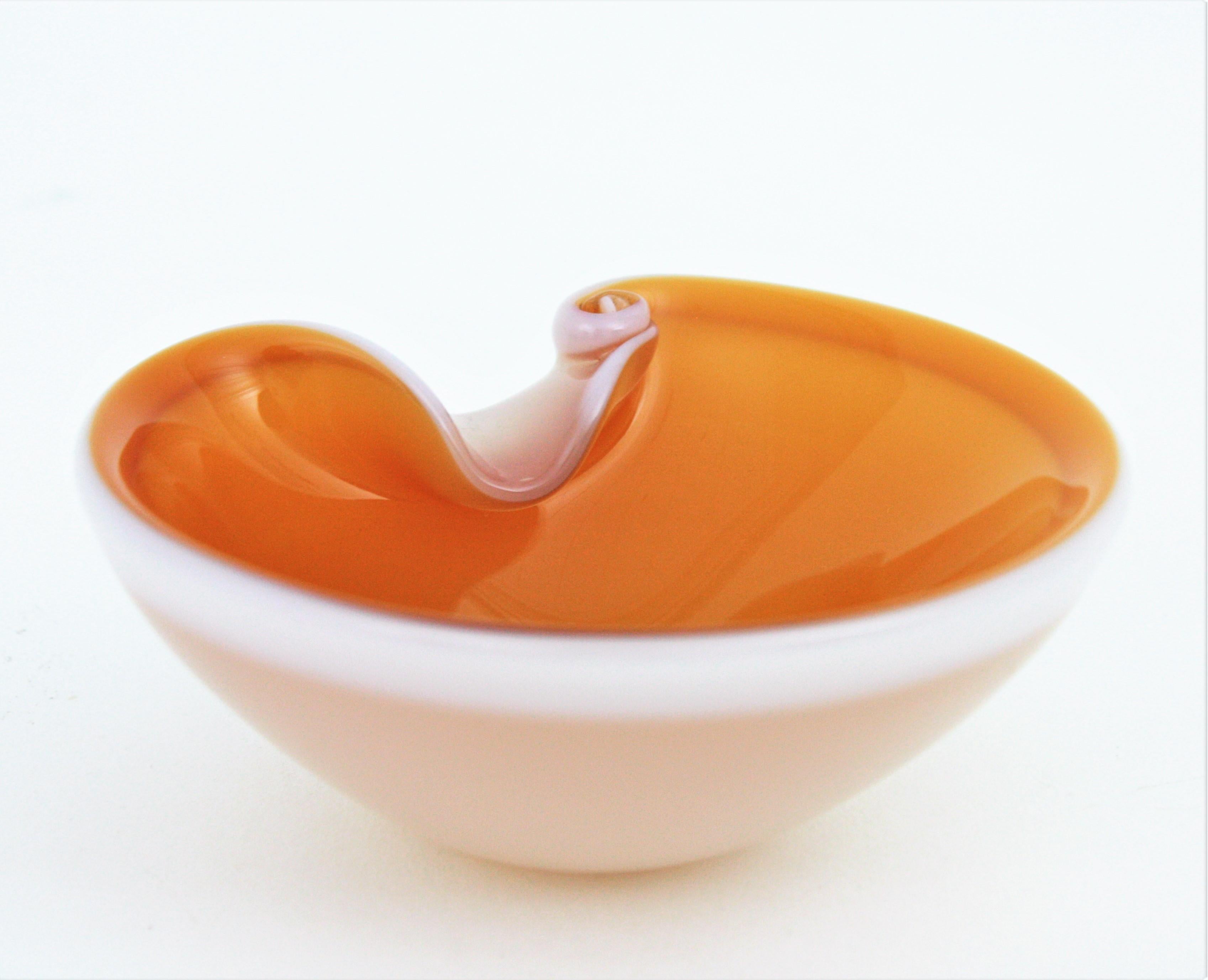 Seguso Murano Orange White Art Glass Shell Bowl Ashtray For Sale 1