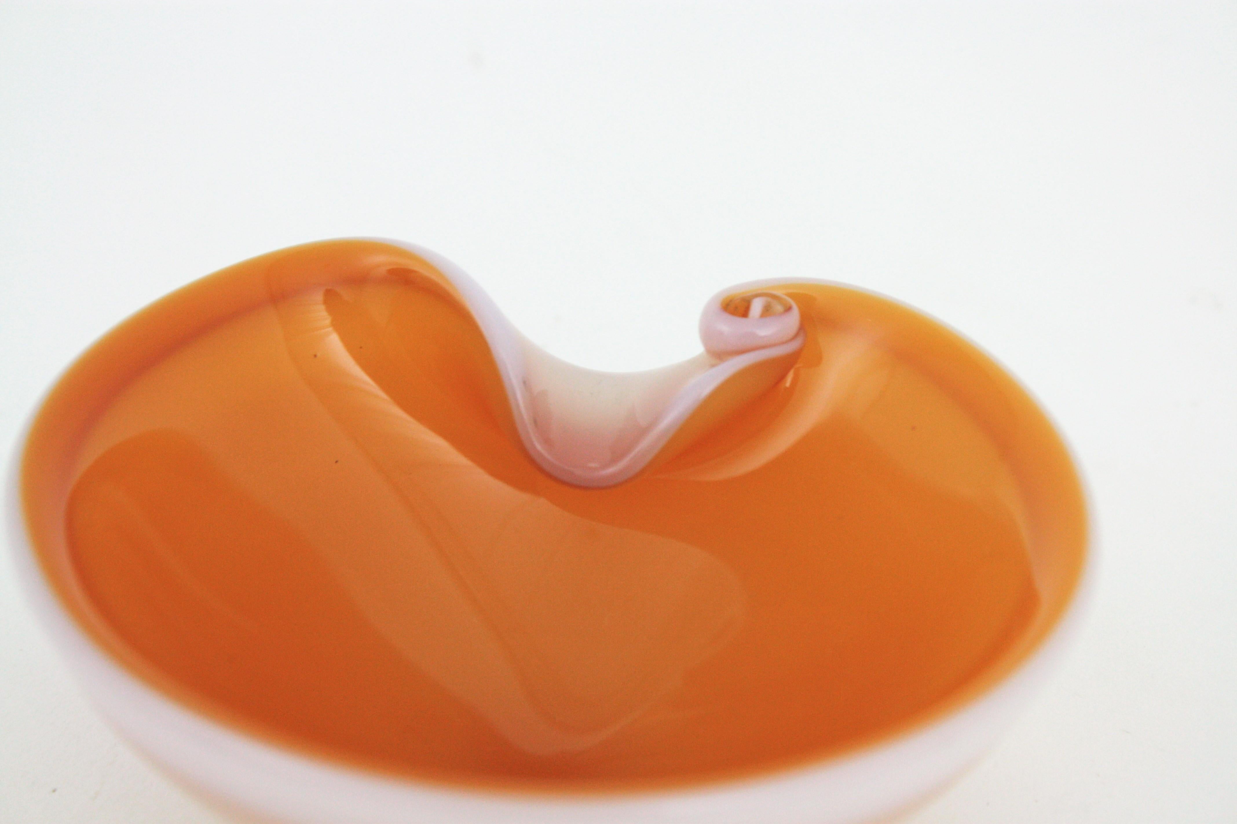 Seguso Murano Orange White Art Glass Shell Bowl Ashtray For Sale 3