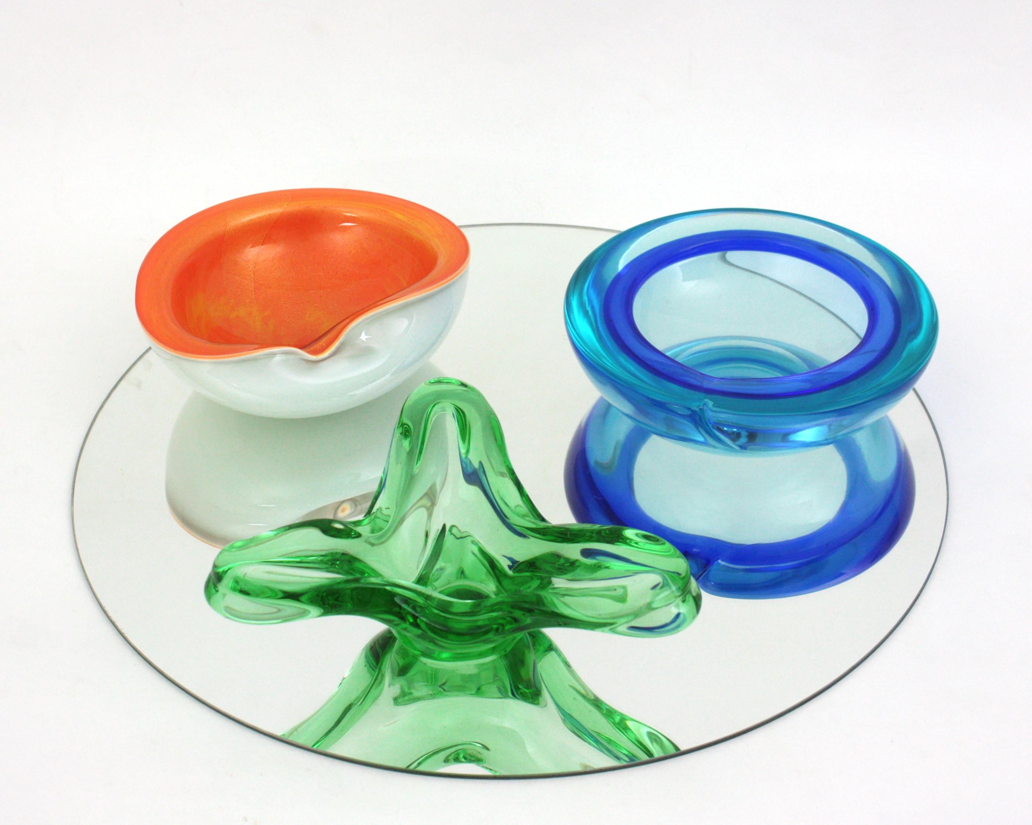 Grand bol / cendrier en verre d'art de Murano Orange Blanc Sommerso Mouchetures d'or en vente 9