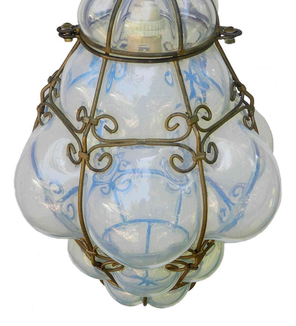 Mid-Century Modern Seguso Murano - Lampe à suspension italienne vintage soufflée à la main en verre bulle opalescent