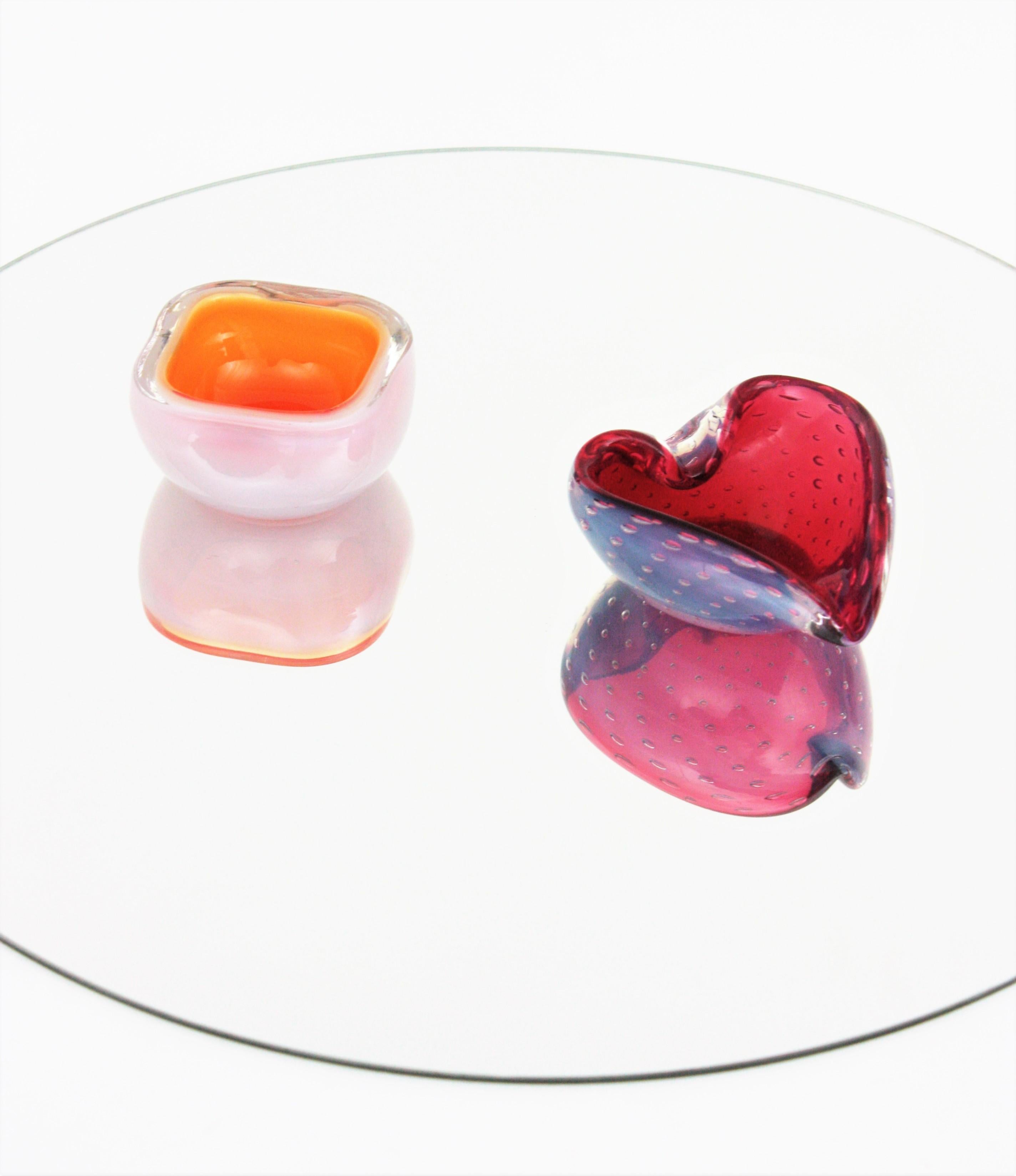 Seguso Murano Tazón de cristal artístico rosa ópalo blanco en forma de corazón en Bueno estado para la venta en Barcelona, ES