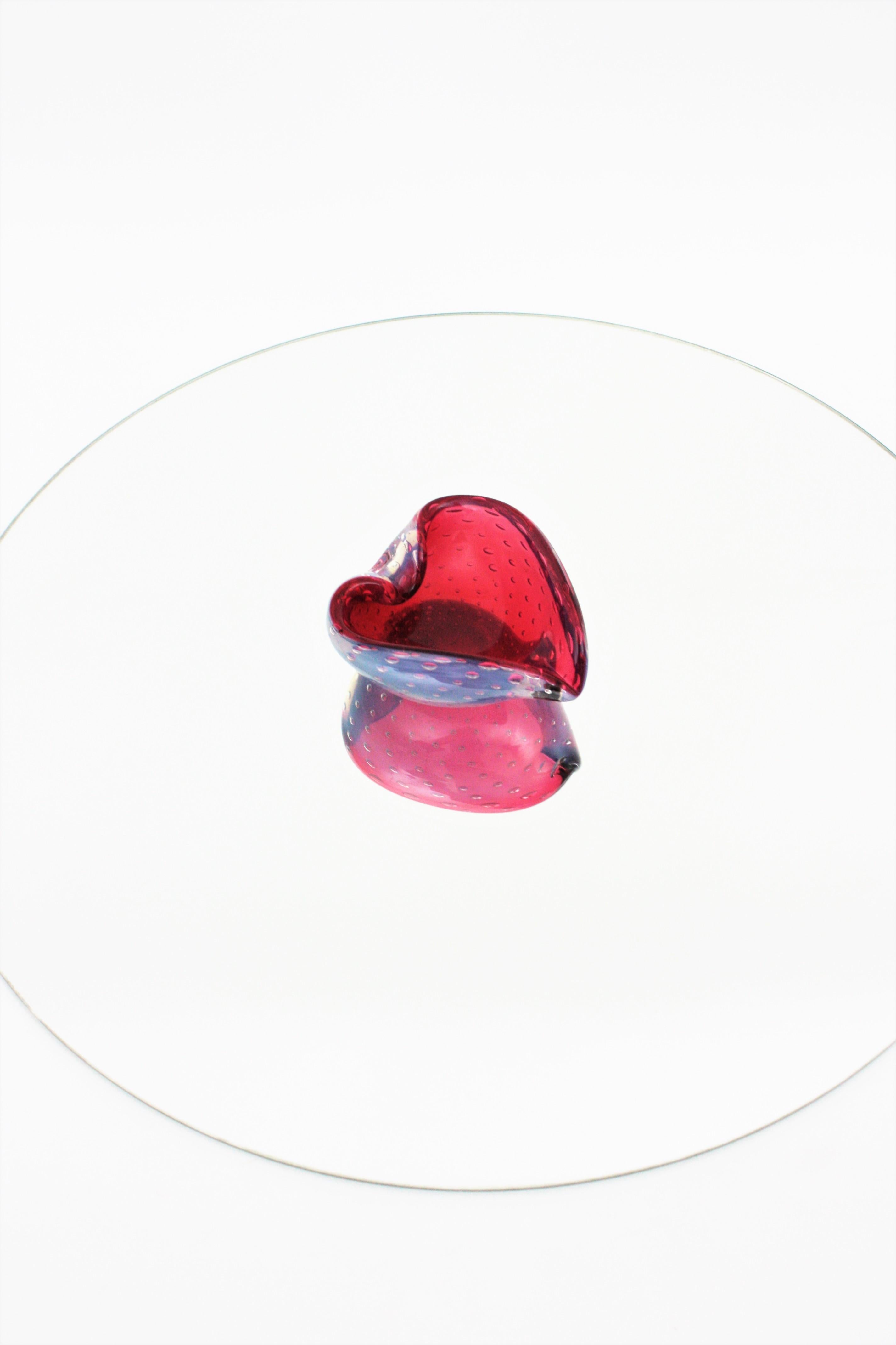 Bol à cœur en verre d'art rose blanc opalescent de Murano, années 1950 en vente 1