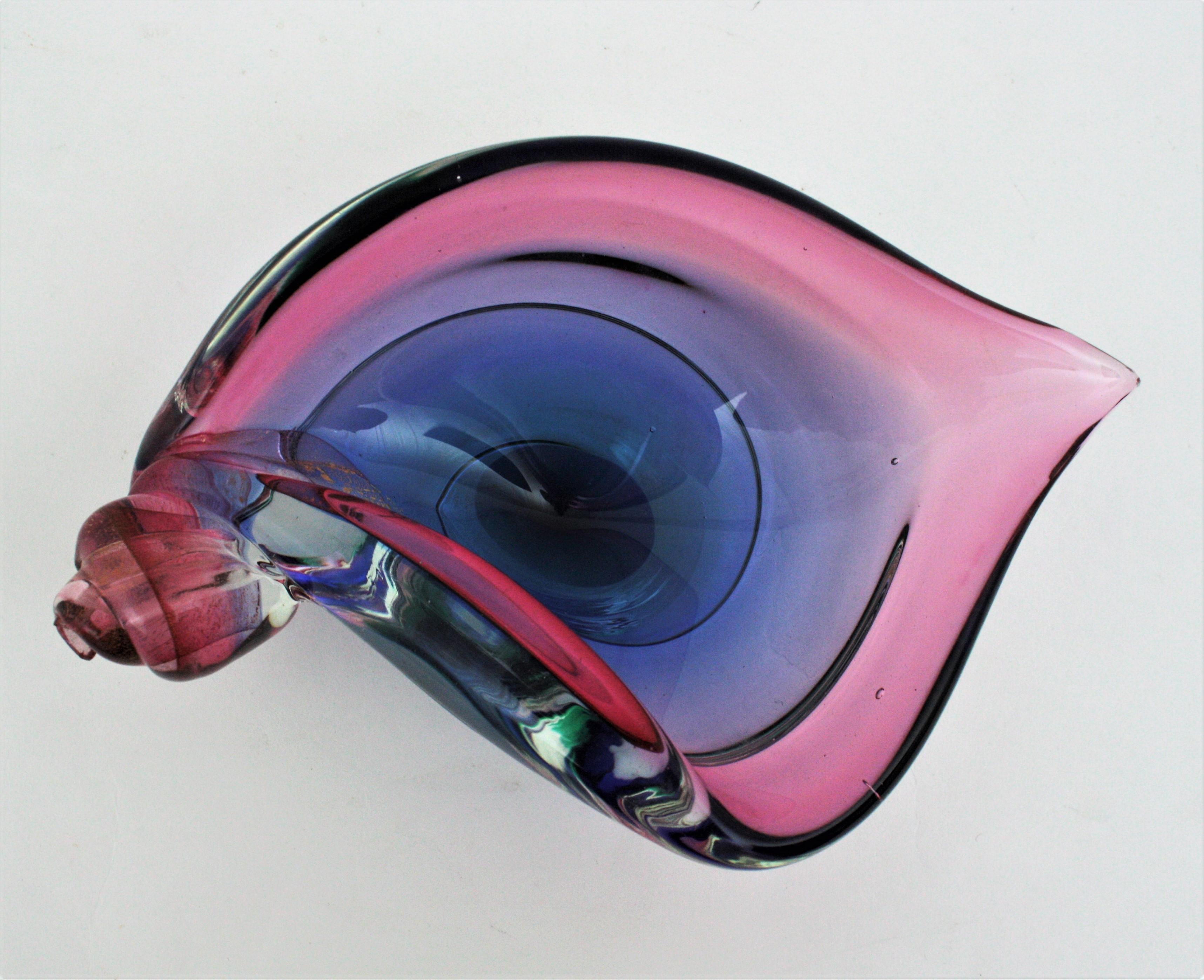 Seguso Murano Purple Blue Pink Glass Shell Centerpiece Bowl with Gold Flecks (bol à coquille en verre violet, bleu et rose avec des mouchetures d'or) en vente 4