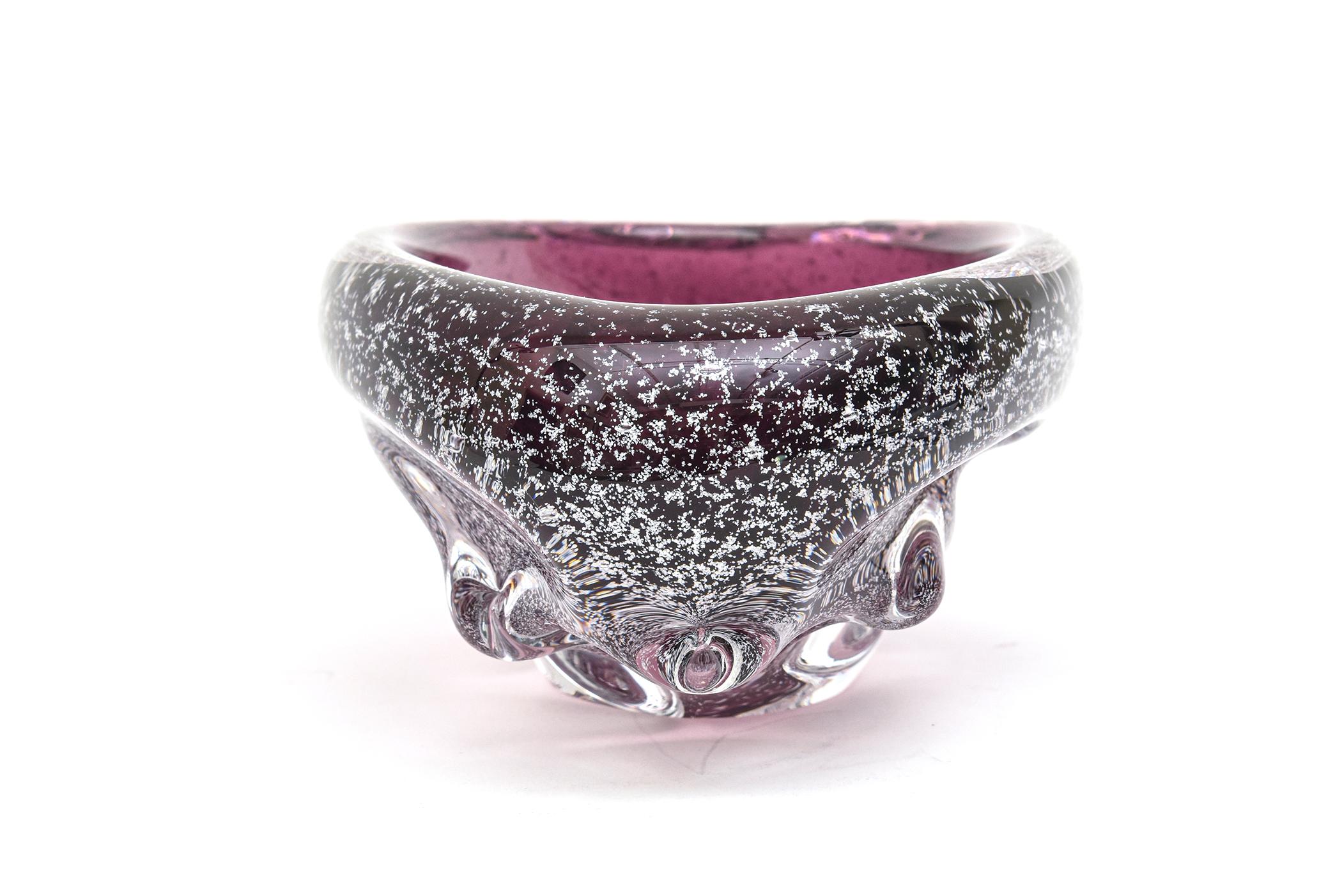 Vintage Seguso Murano Pulegoso Púrpura Burbuja Tazón de cristal oval con apéndices Vidrio soplado en venta