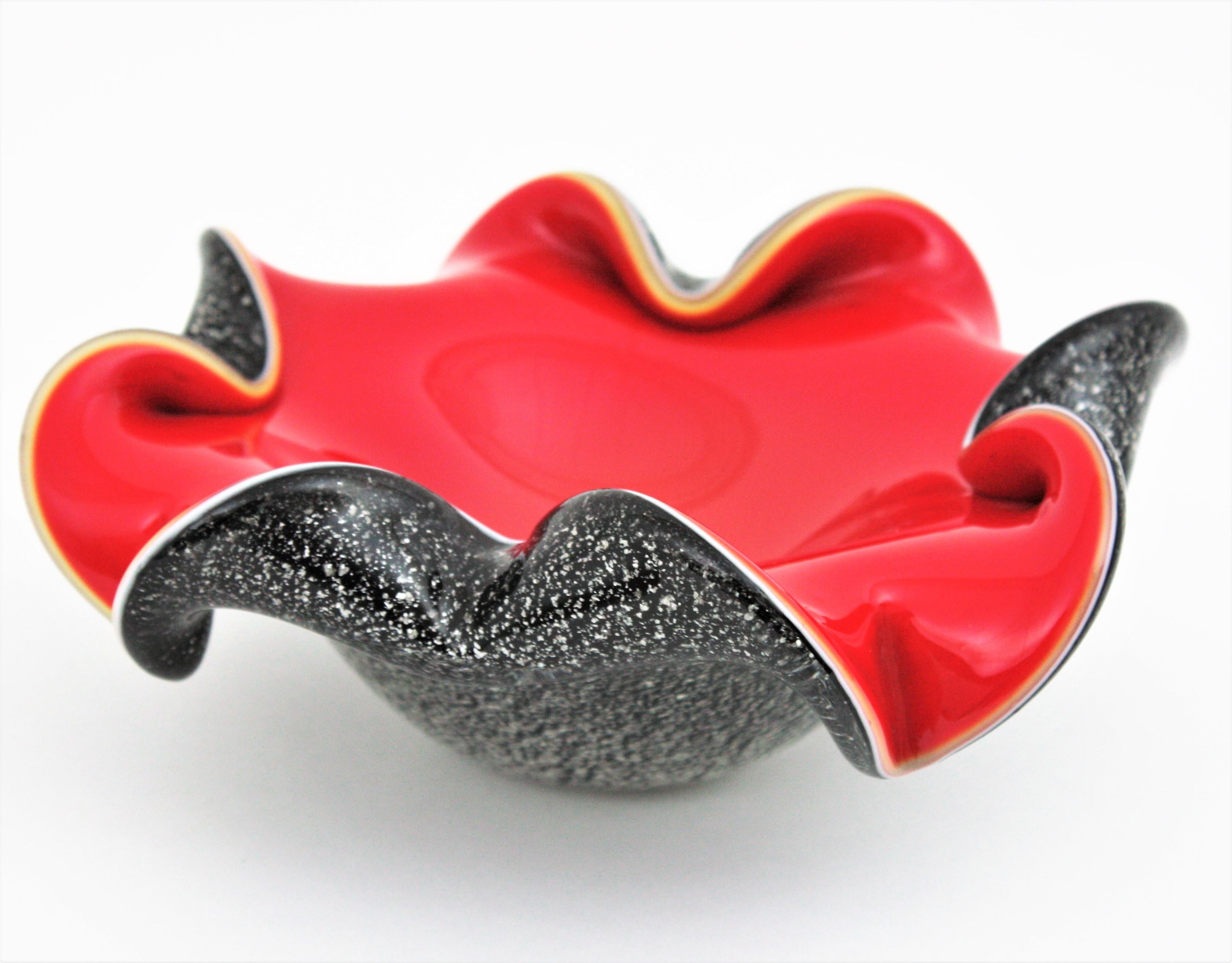Seguso Murano Rojo Negro Plata Motas Vidrio Artístico Florero Italiano en venta