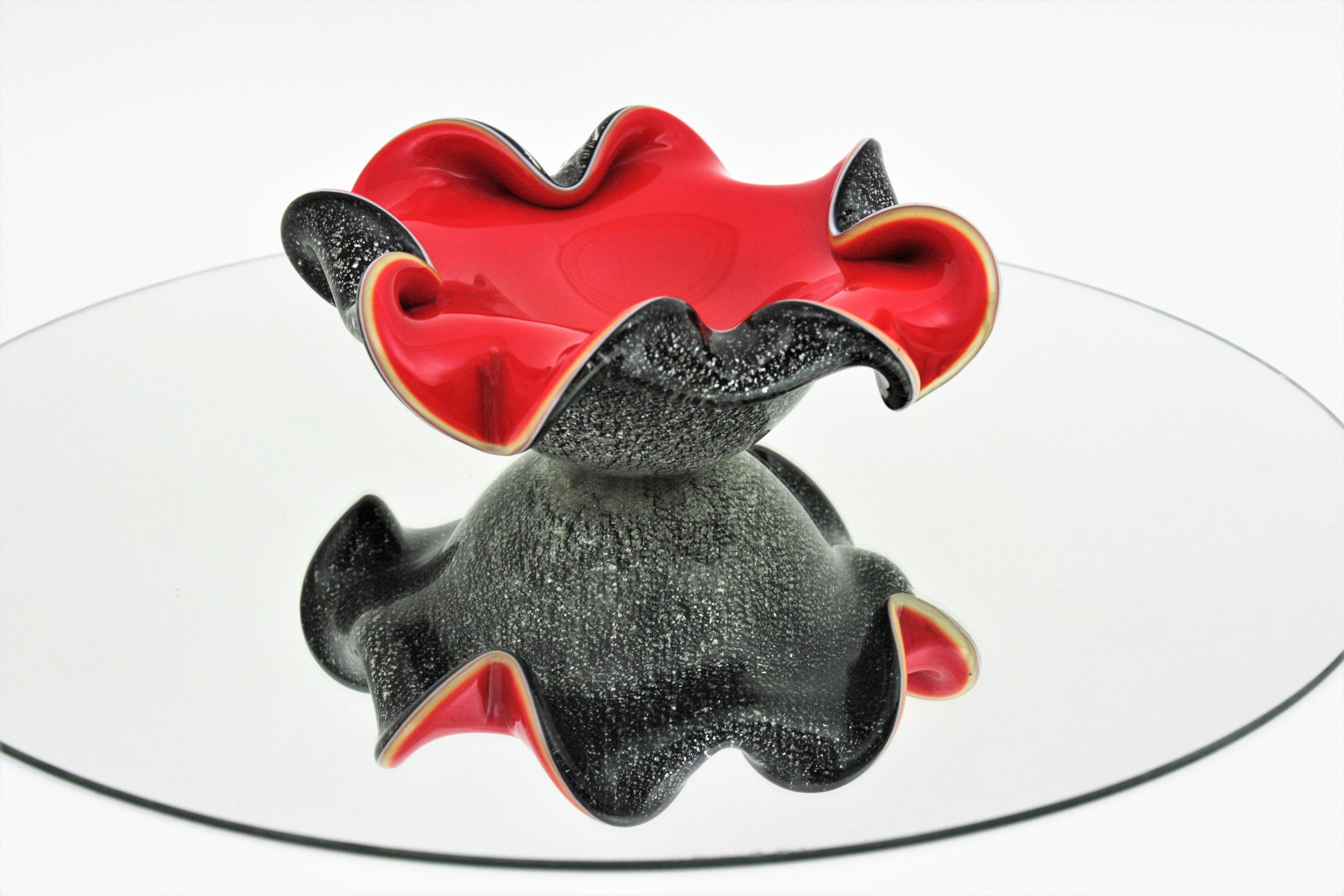 Seguso Murano Rojo Negro Plata Motas Vidrio Artístico Florero siglo XX en venta