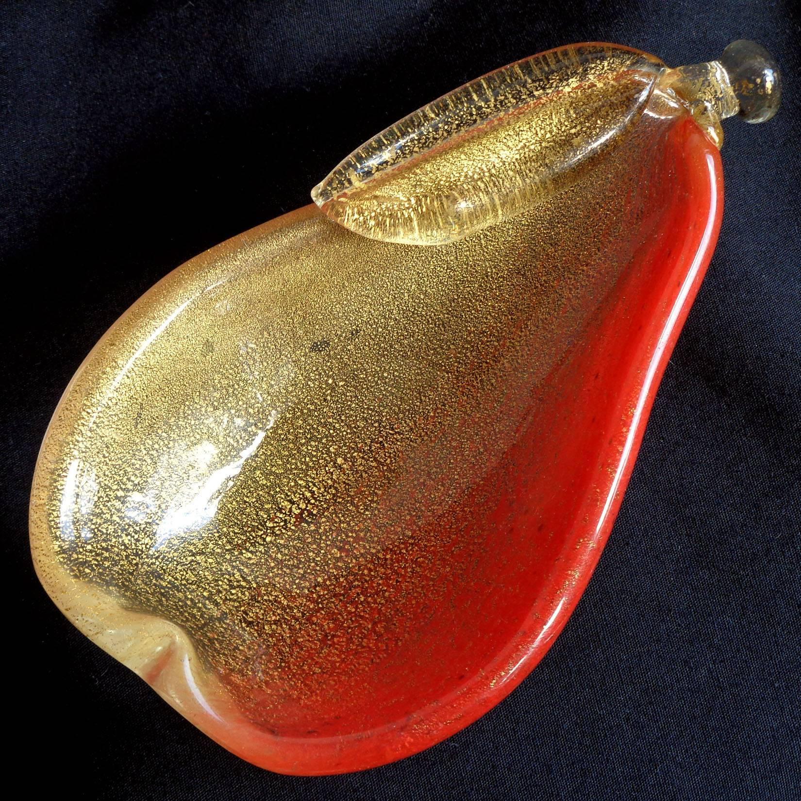Hand-Crafted Seguso Murano Red Gold Flecks Italian Art Glass Pear Dish Apple Paperweight Set For Sale
