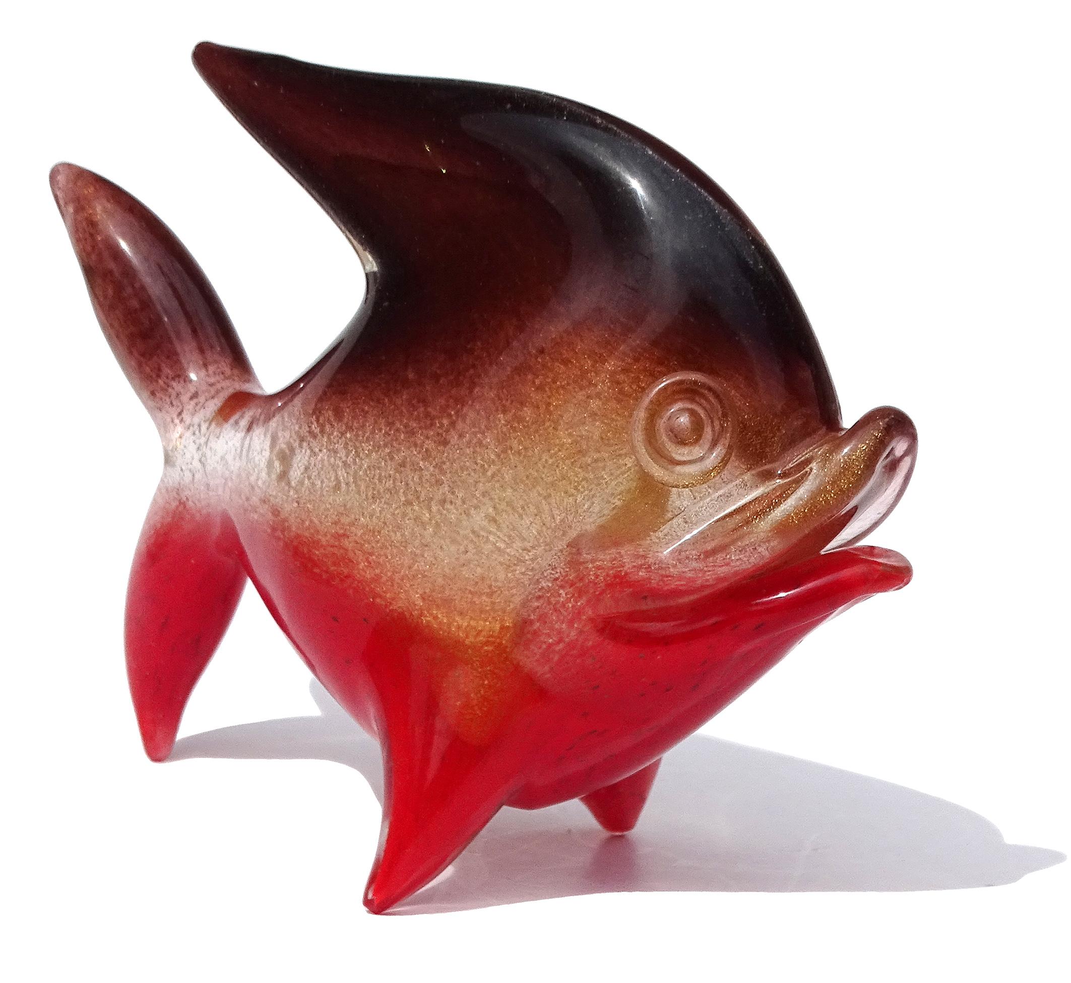Italiano Scultura di pesce in vetro artistico italiano Seguso Murano rosso oro a macchie viola Pulveri in vendita
