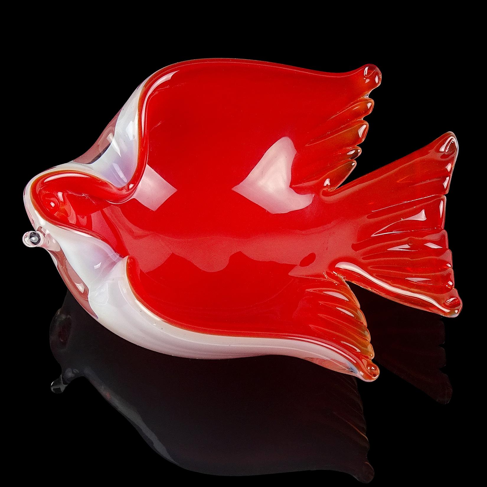 Mid-Century Modern Seguso Murano Red Opalescent White Italian Art Glass Flying Bird Ring Bowl Dish