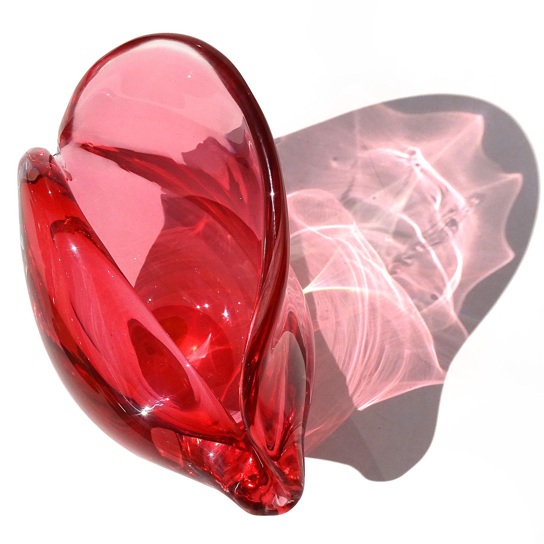 italien Seguso Murano Signé Rouge Rose Art Glass Conch Seashell Sculpture Bowl en vente