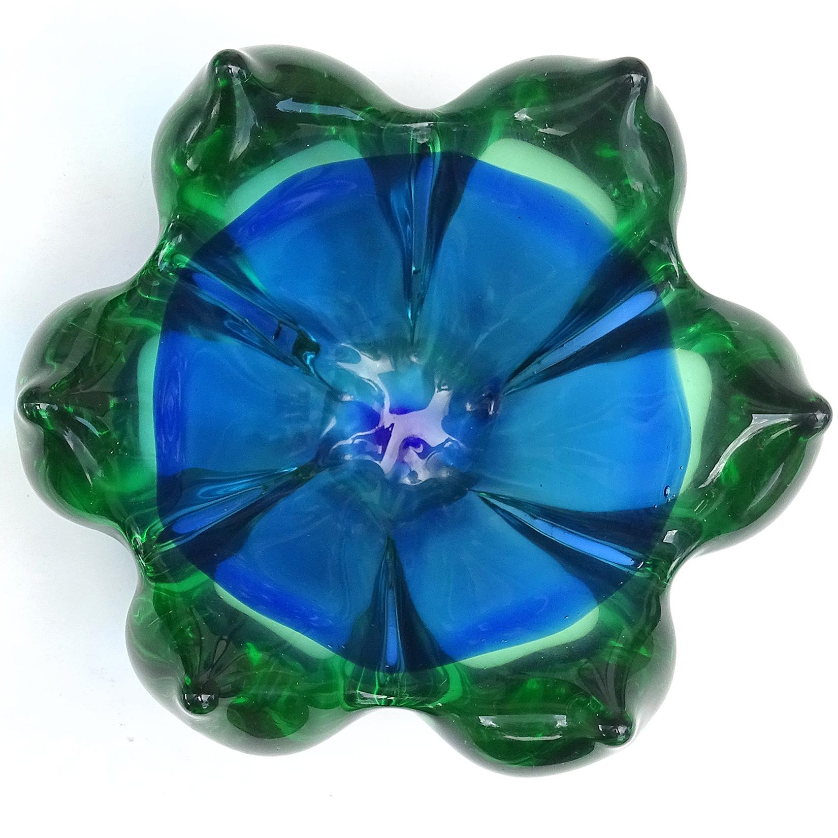 Mid-Century Modern Seguso Murano Sommerso Blue Green Italian Art Glass Lotus Flower Bowl Dish For Sale