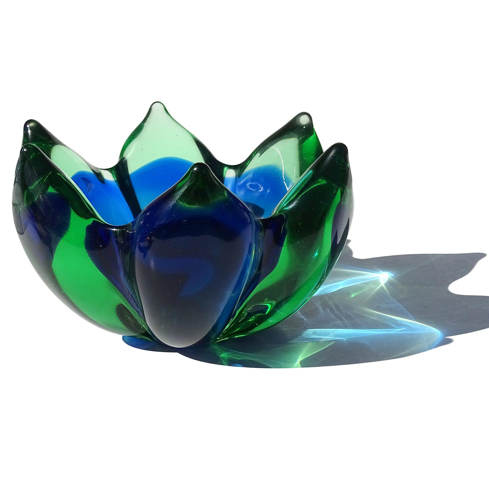 Hand-Crafted Seguso Murano Sommerso Blue Green Italian Art Glass Lotus Flower Bowl Dish For Sale