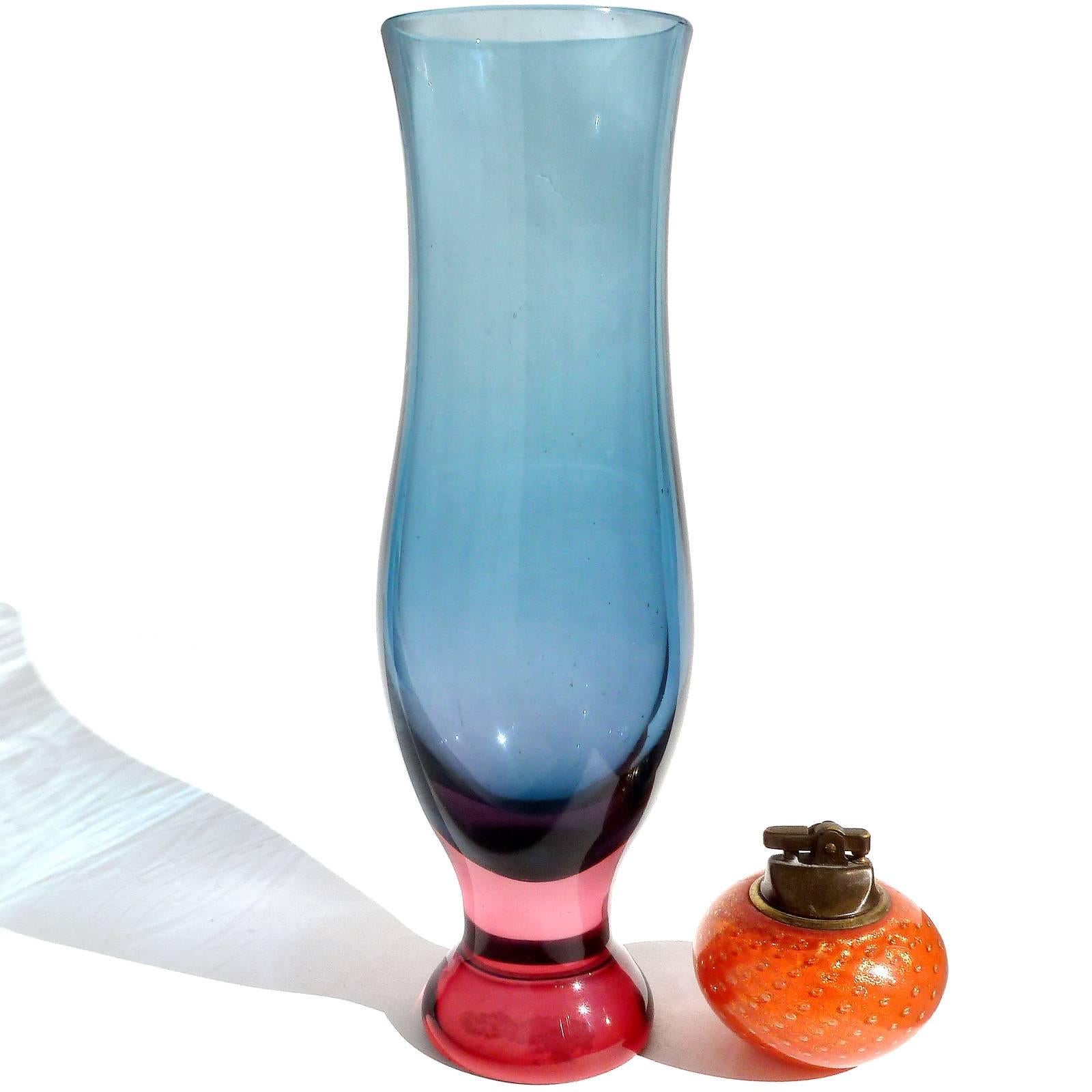 Beautiful and large, vintage Murano hand blown Sommerso blue and pink Italian art glass flower vase. Documented to designer Archimede Seguso, with two labels underneath, 