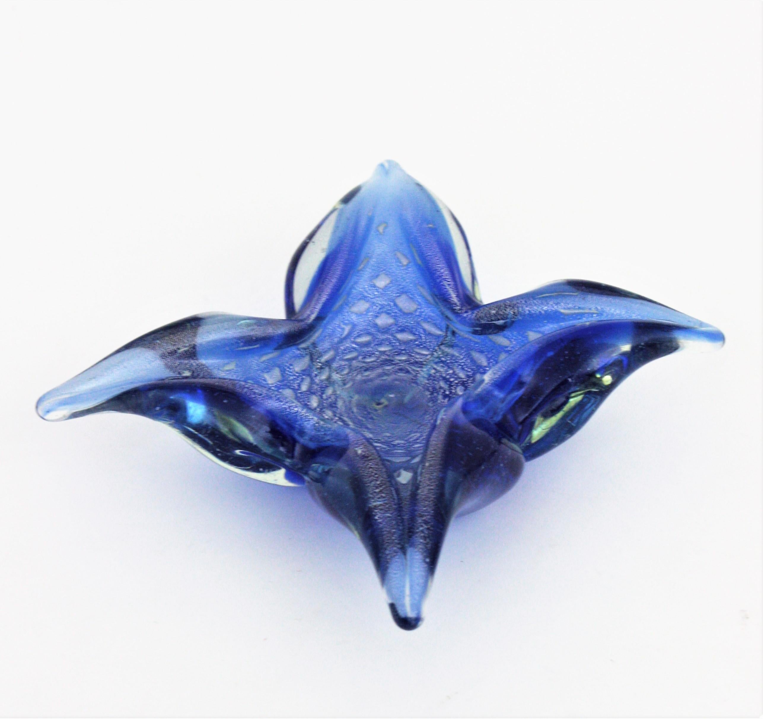 Seguso Silver Flecks Blue Murano Star Glass Bowl, 1950s For Sale 5