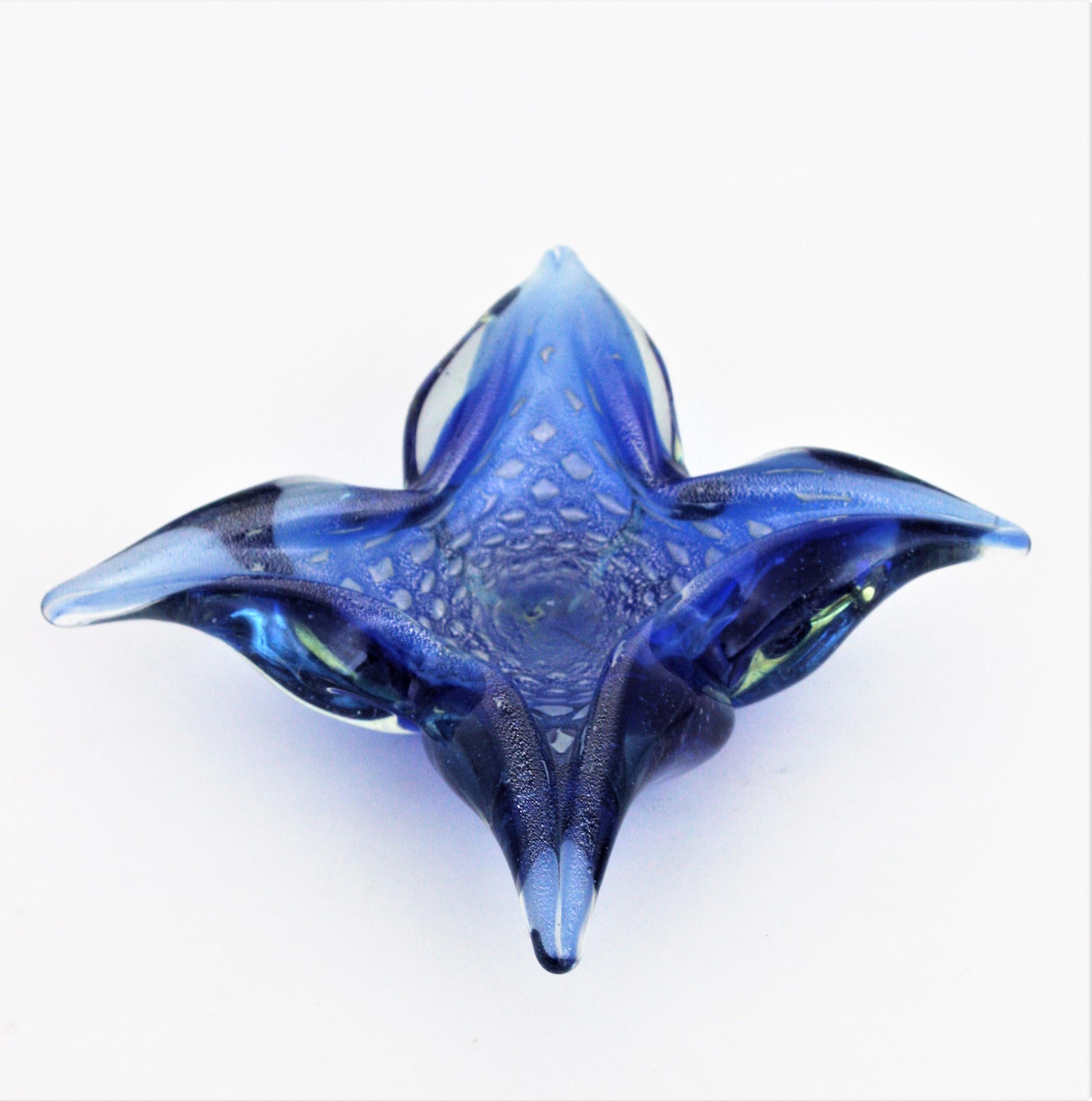 Hand-Crafted Seguso Silver Flecks Blue Murano Star Glass Bowl, 1950s For Sale