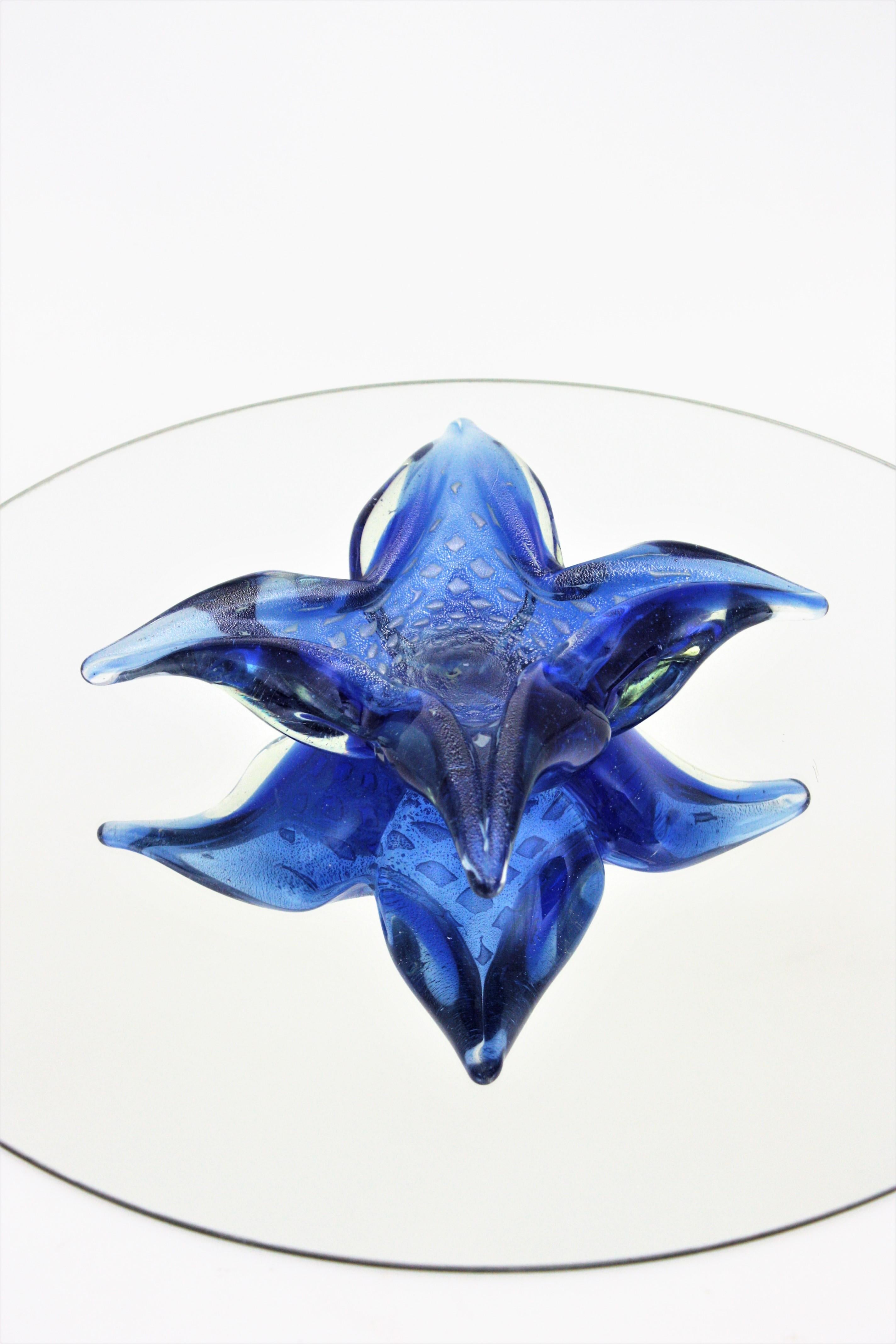 Seguso Silver Flecks Blue Murano Star Glass Bowl, 1950s In Good Condition For Sale In Barcelona, ES