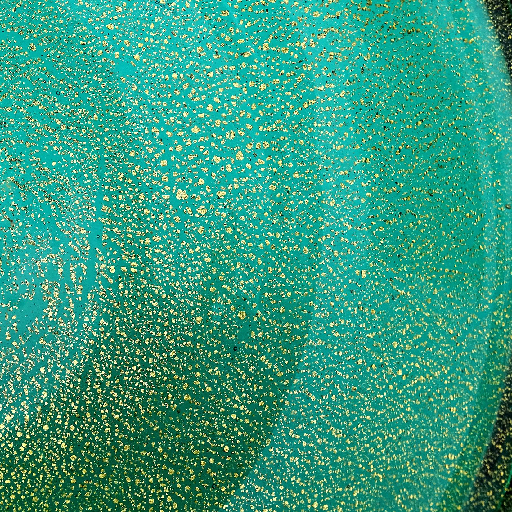Seguso Murano Sommerso Flache Aufbewahrungsschale aus italienischem Kunstglas mit grünen Goldflecken (Italienisch) im Angebot