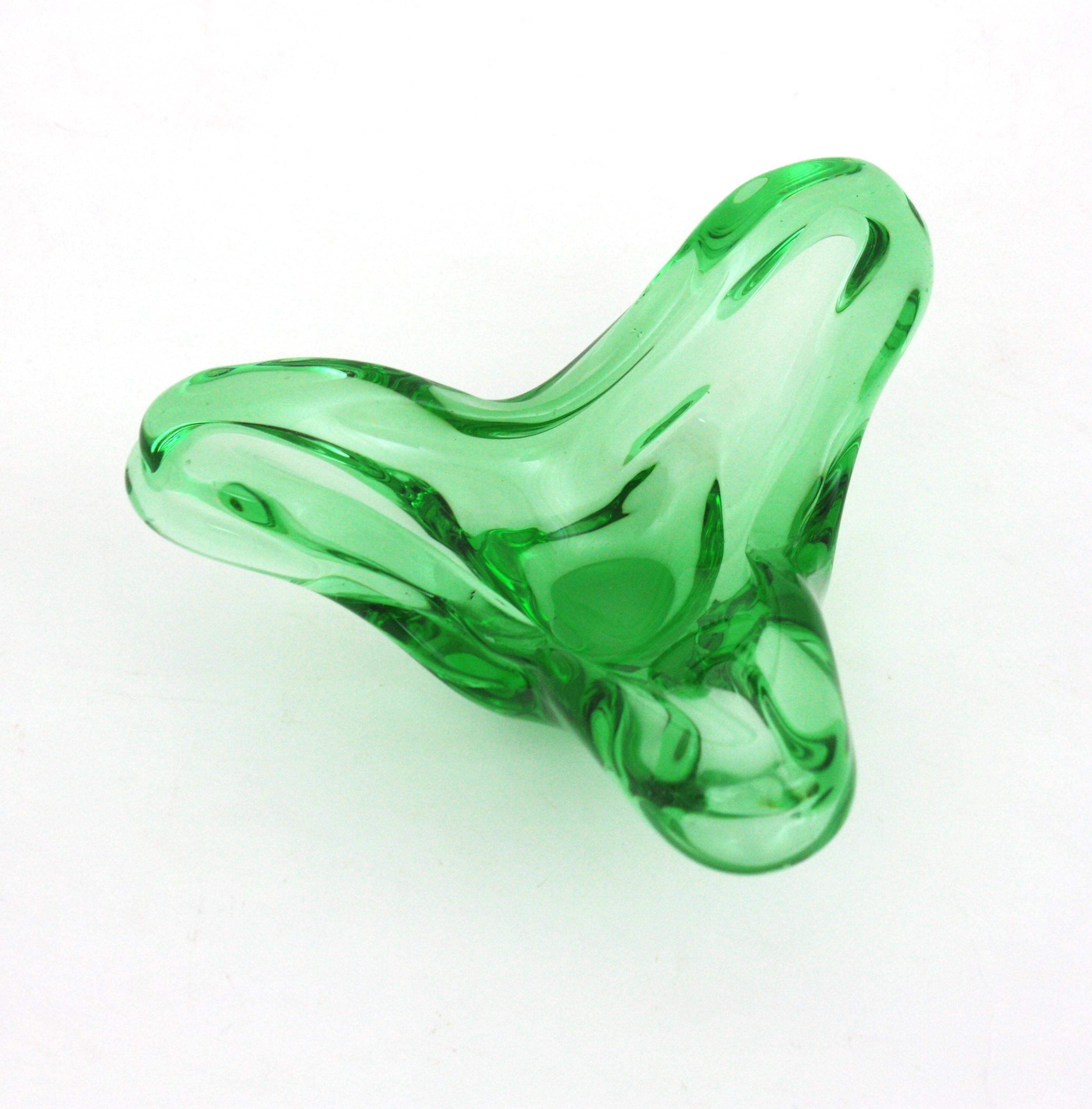 20th Century Seguso Murano Sommerso Green Triangular Art Glass Bowl For Sale
