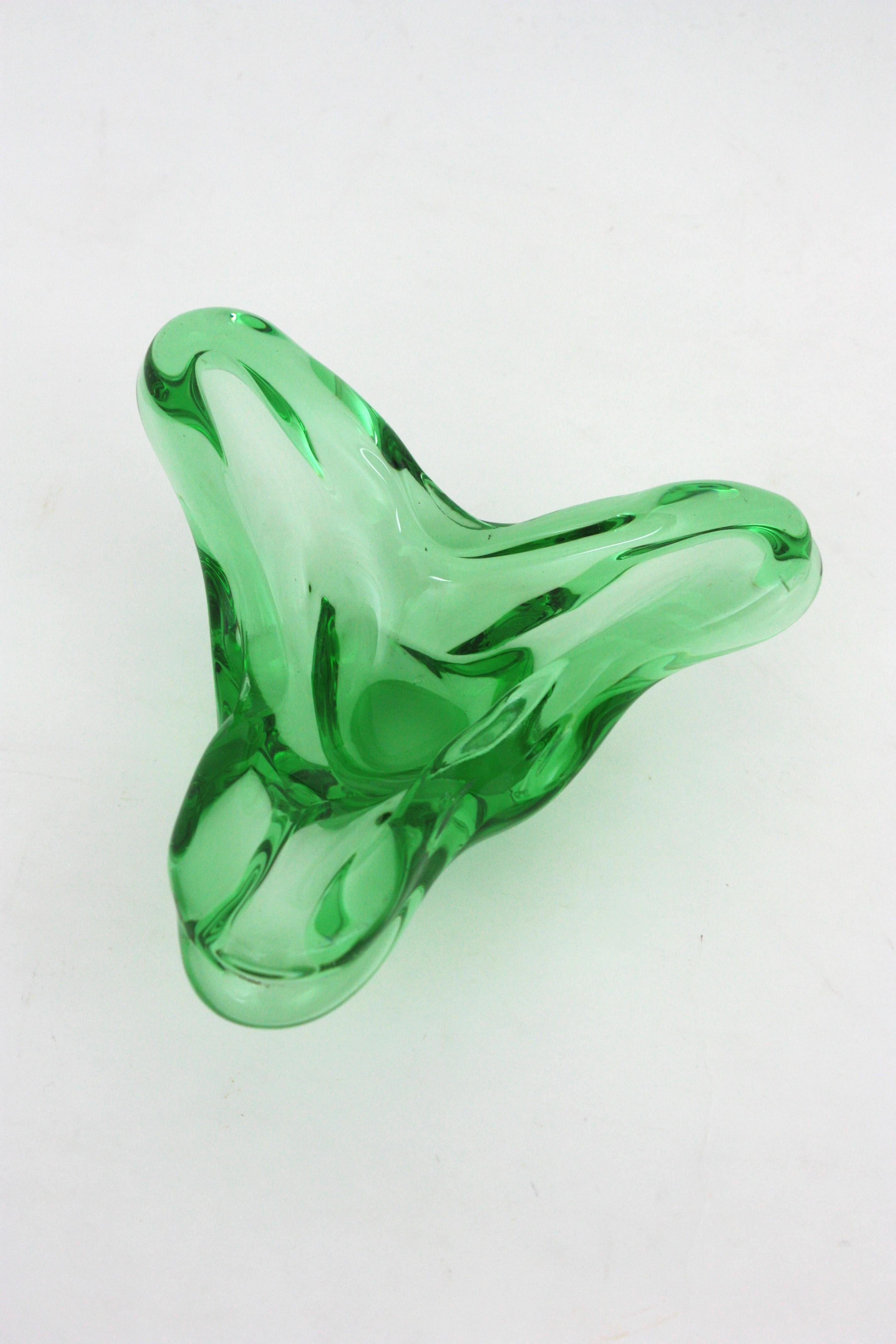 Seguso Murano Sommerso Green Triangular Art Glass Bowl For Sale 2