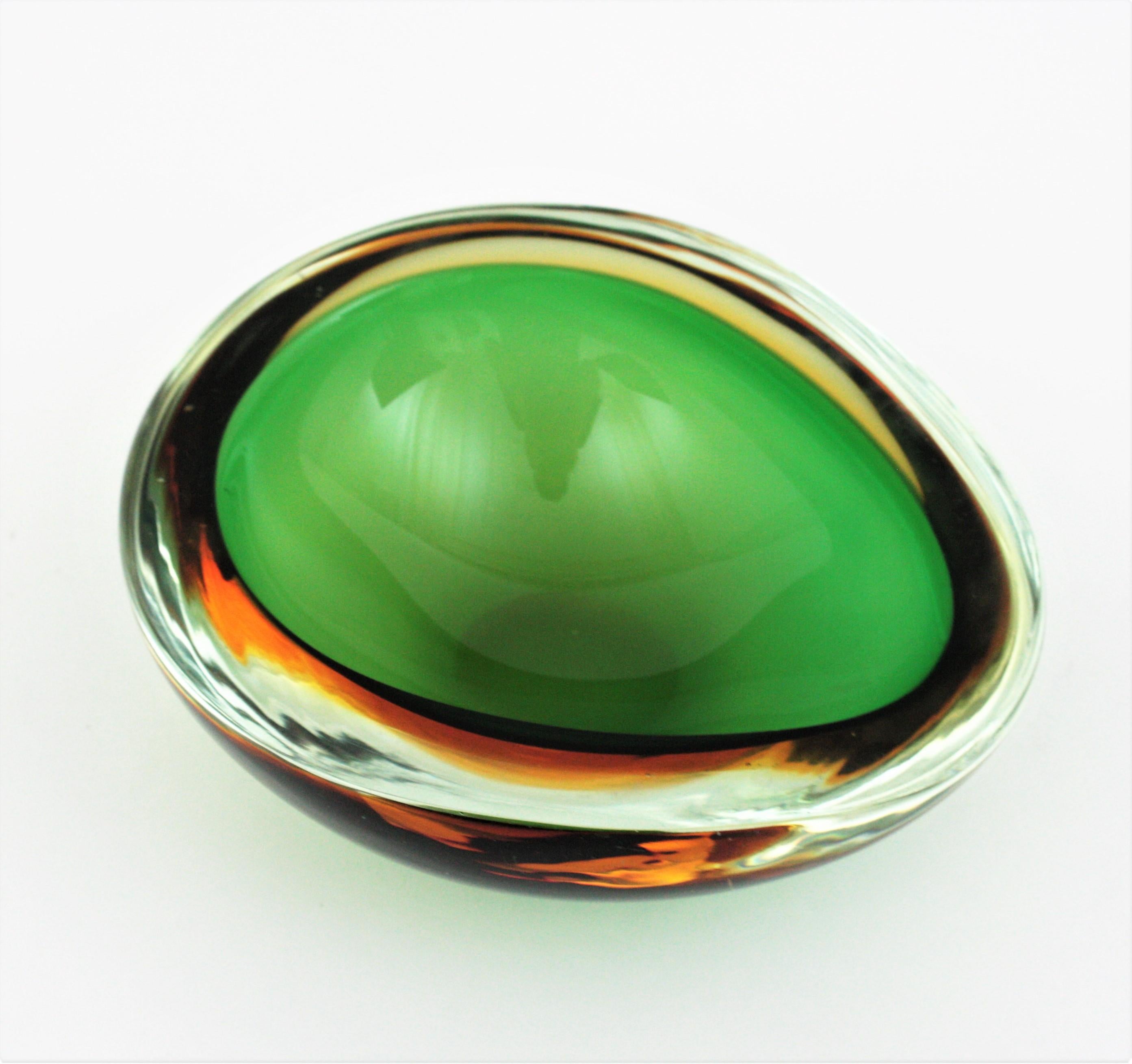 Seguso Murano Sommerso Green Yellow Art Glass Huge Ovoid Centerpiece Bowl For Sale 3