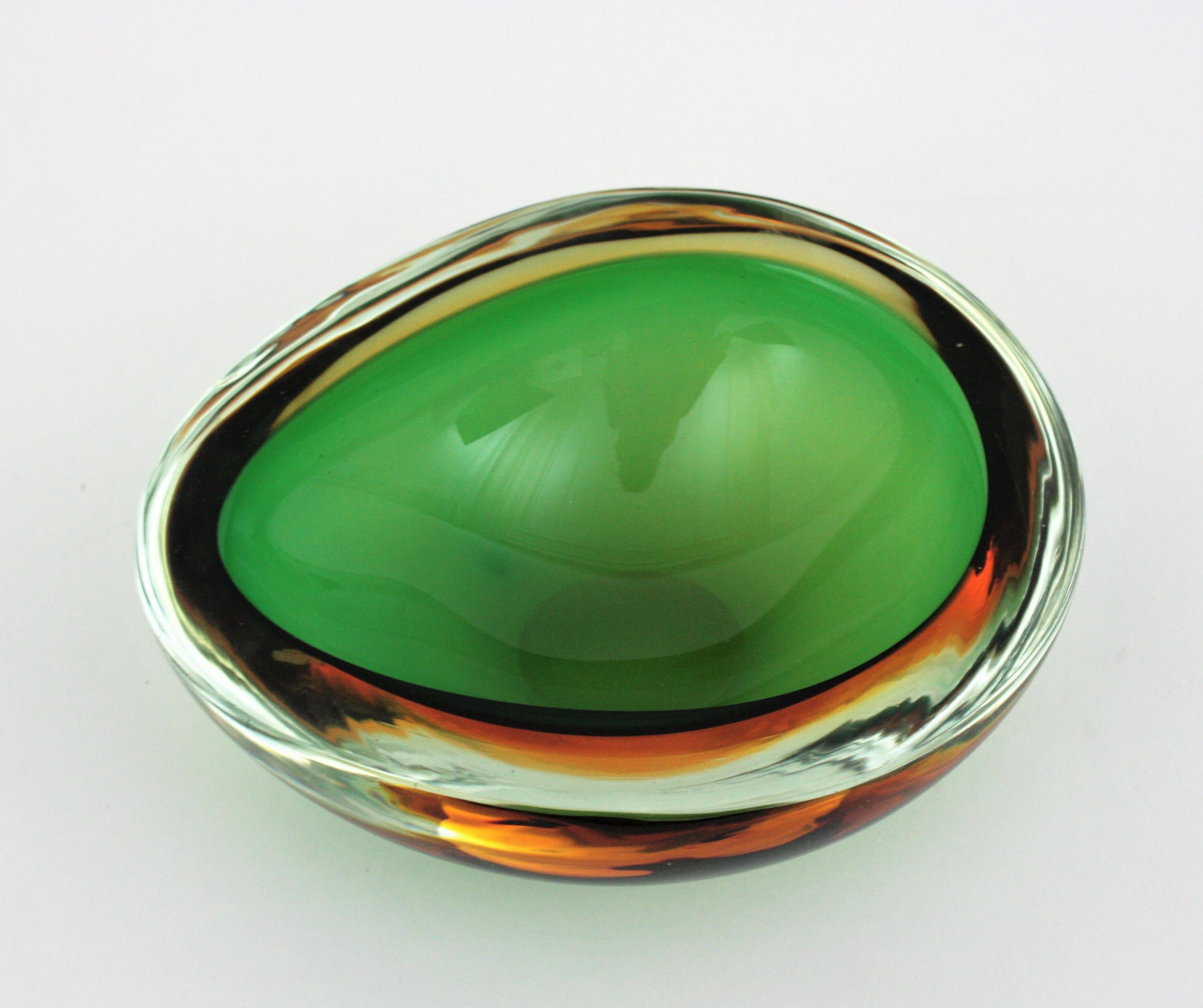 Seguso Murano Sommerso Green Yellow Art Glass Huge Ovoid Centerpiece Bowl For Sale 4