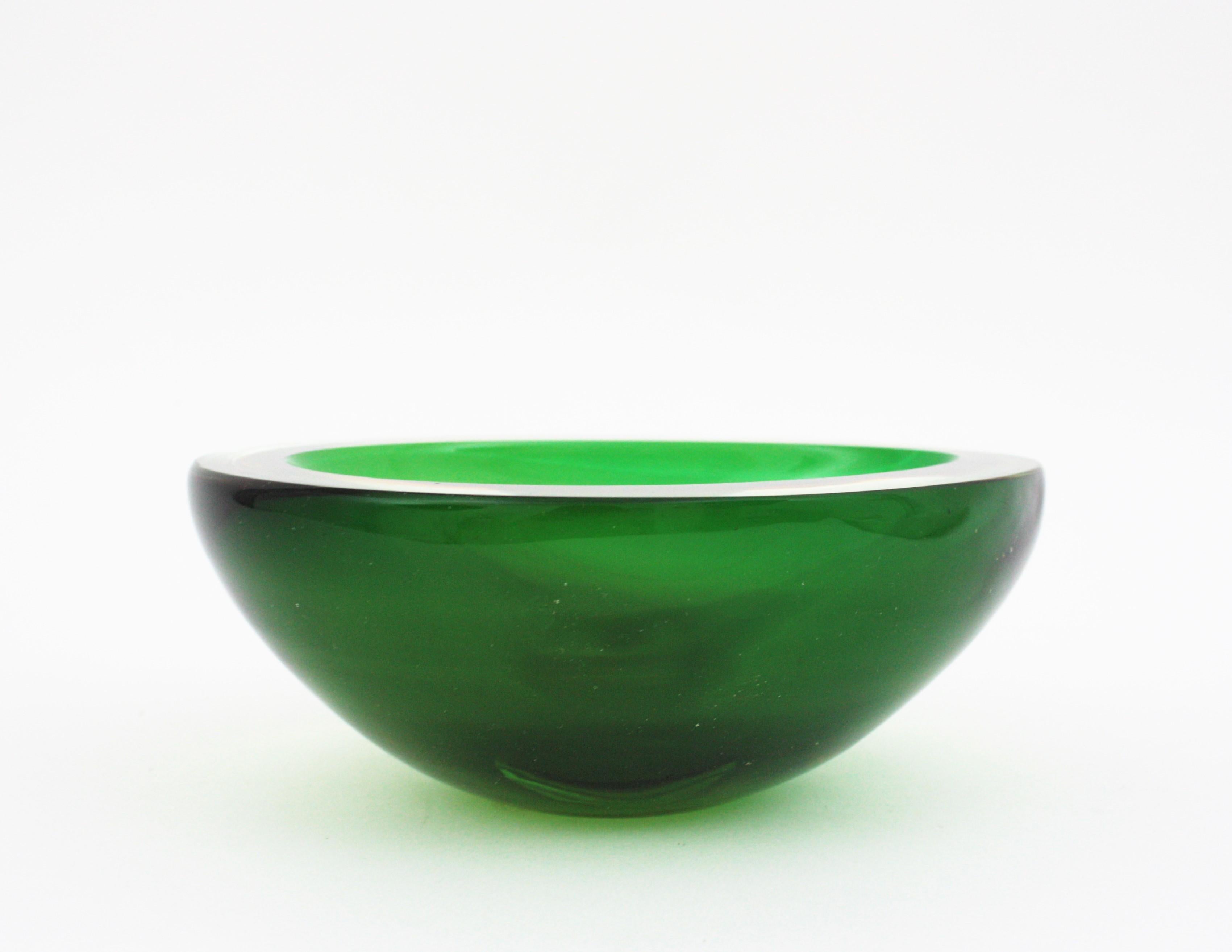 Seguso Murano Sommerso Green Yellow Art Glass Huge Ovoid Centerpiece Bowl For Sale 7