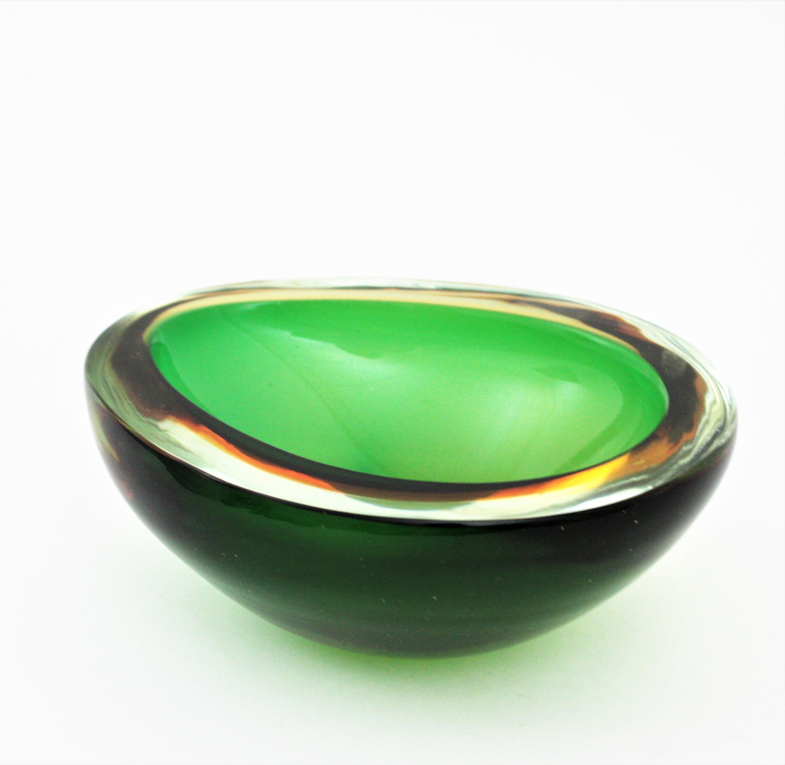 Seguso Murano Sommerso Green Yellow Art Glass Huge Ovoid Centerpiece Bowl For Sale 2