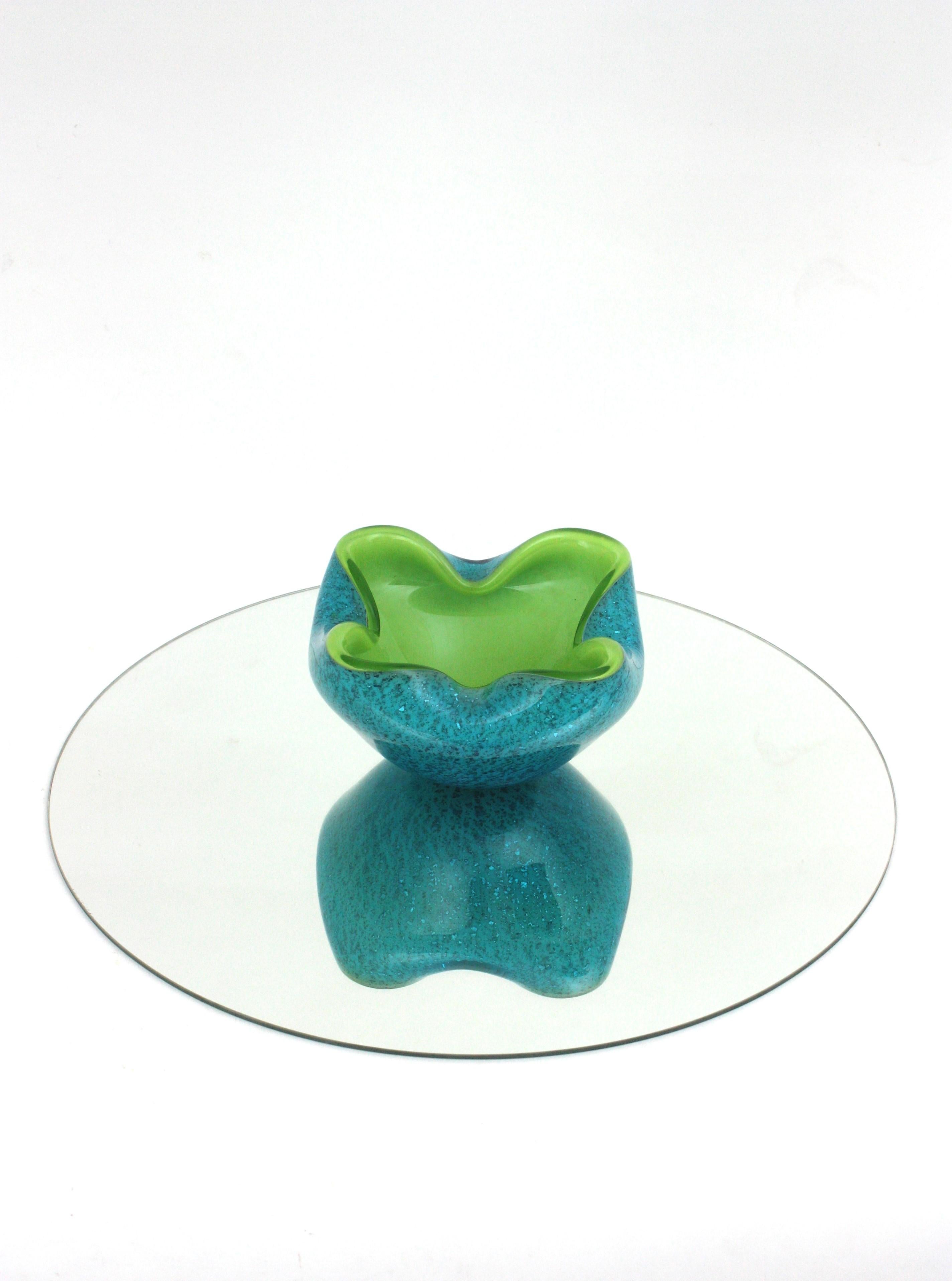 Seguso Murano Sommerso Lime Green Blue Silver Fleck Art Glass Large Bowl (grand bol en verre d'art) en vente 10