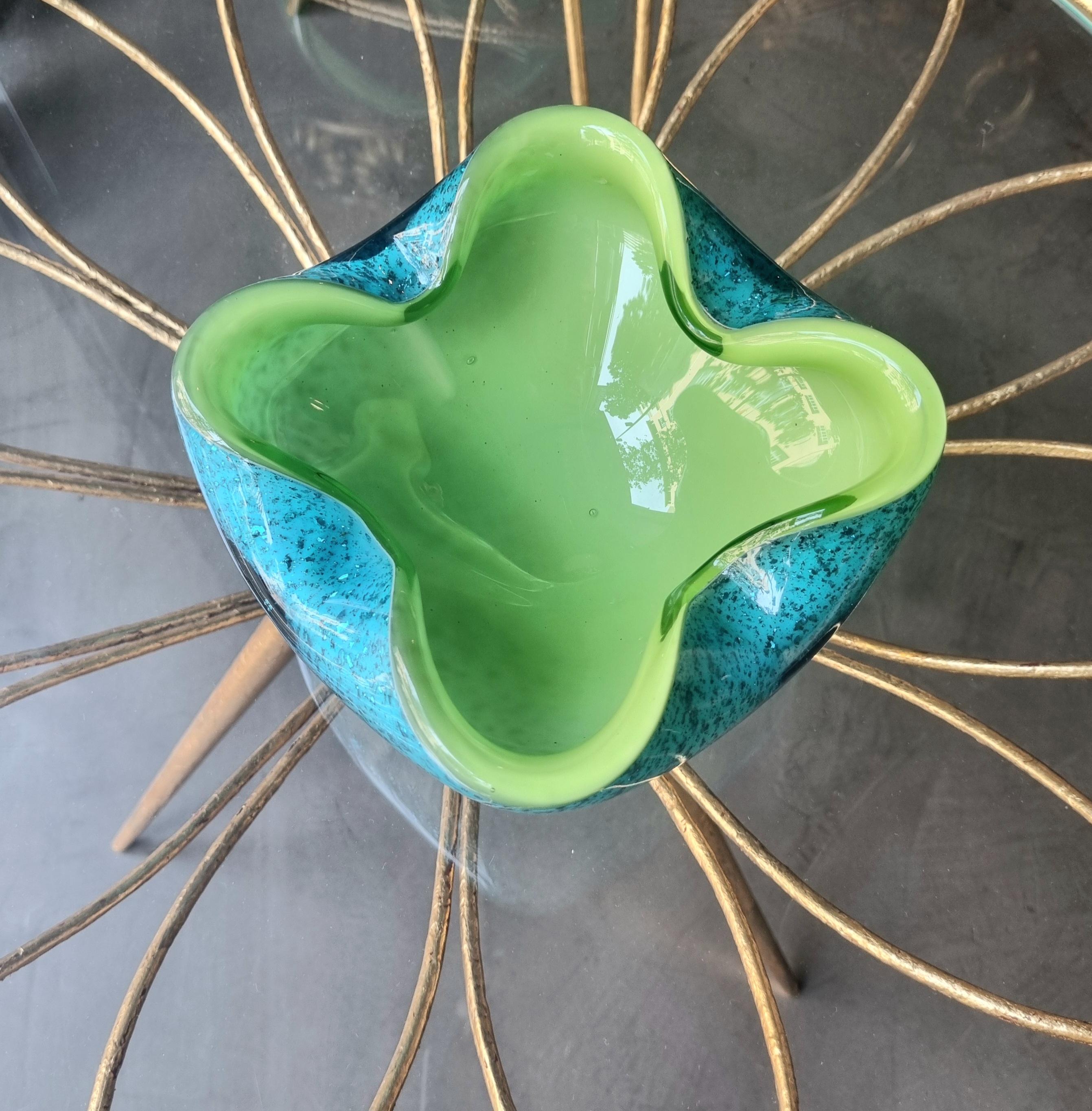 Seguso Murano Sommerso Lime Green Blue Silver Fleck Art Glass Large Bowl (grand bol en verre d'art) en vente 11